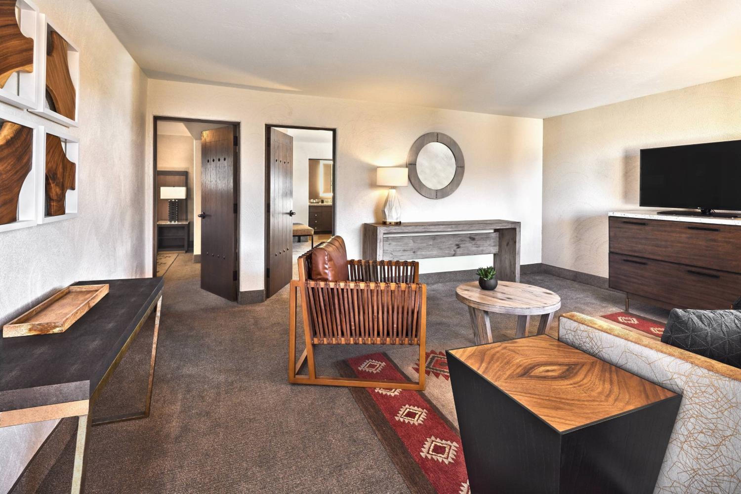 Two-Bedroom Suite - Photo 2