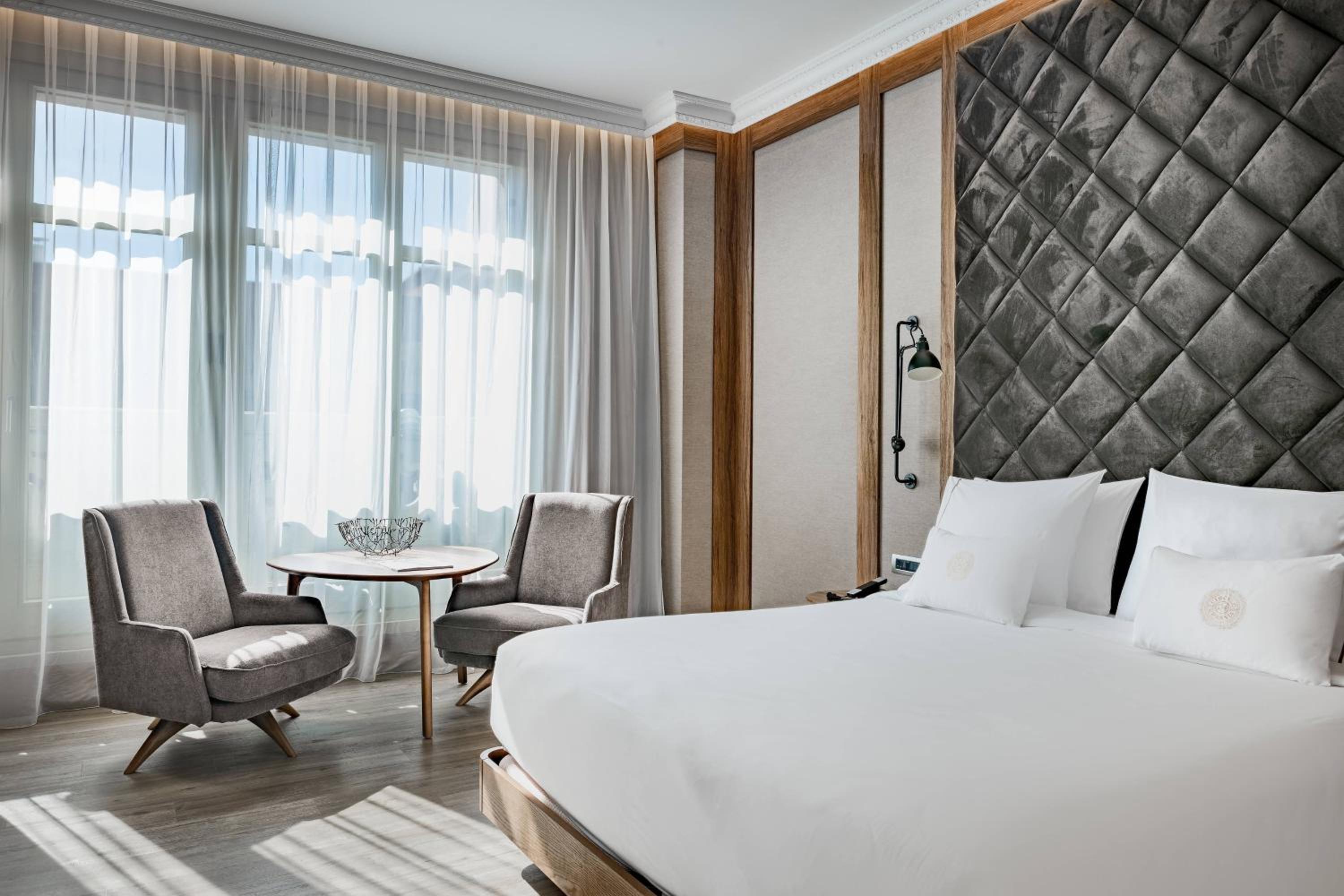 King Room with City View