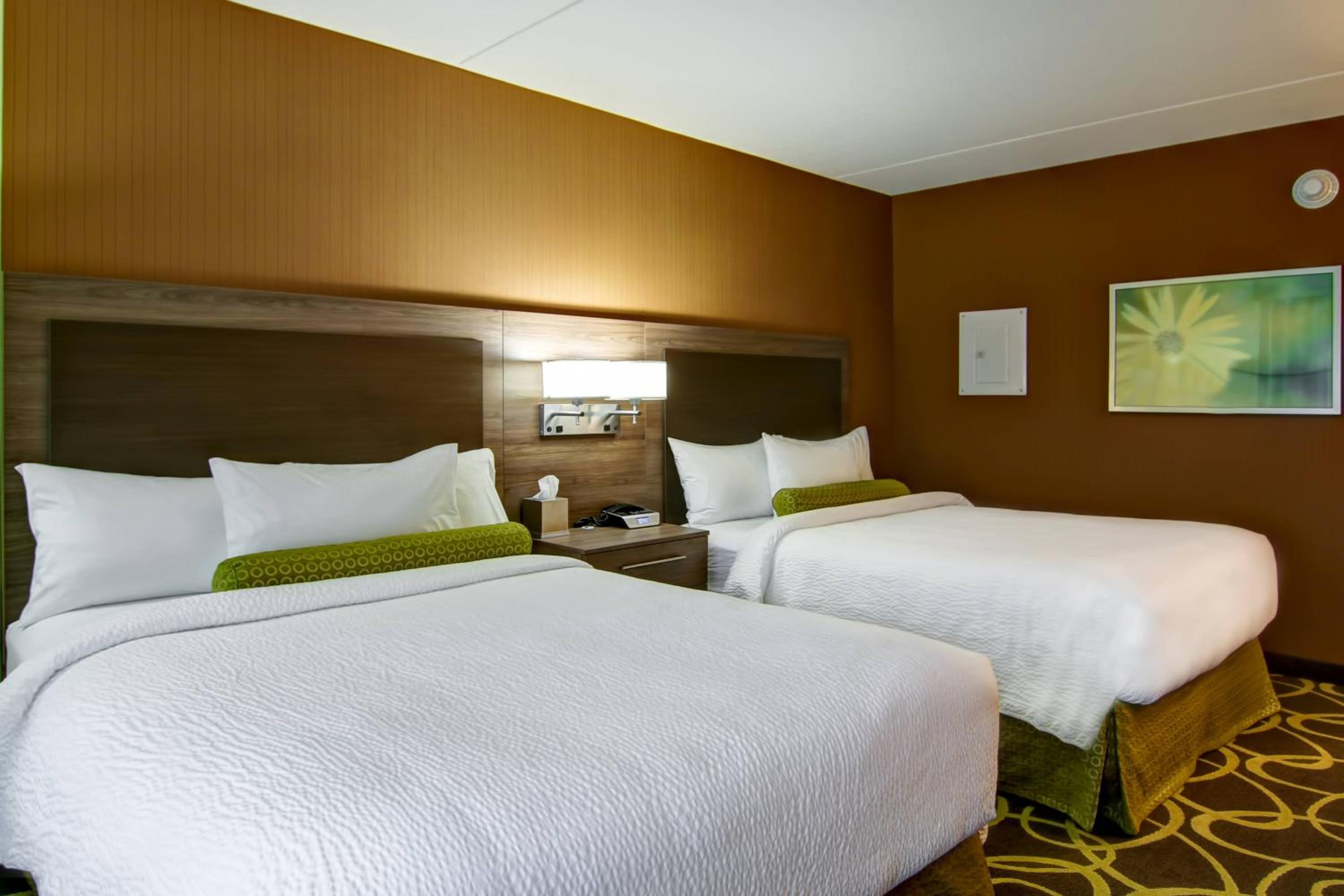 Queen Studio with Two Queen Beds and City View photo 1