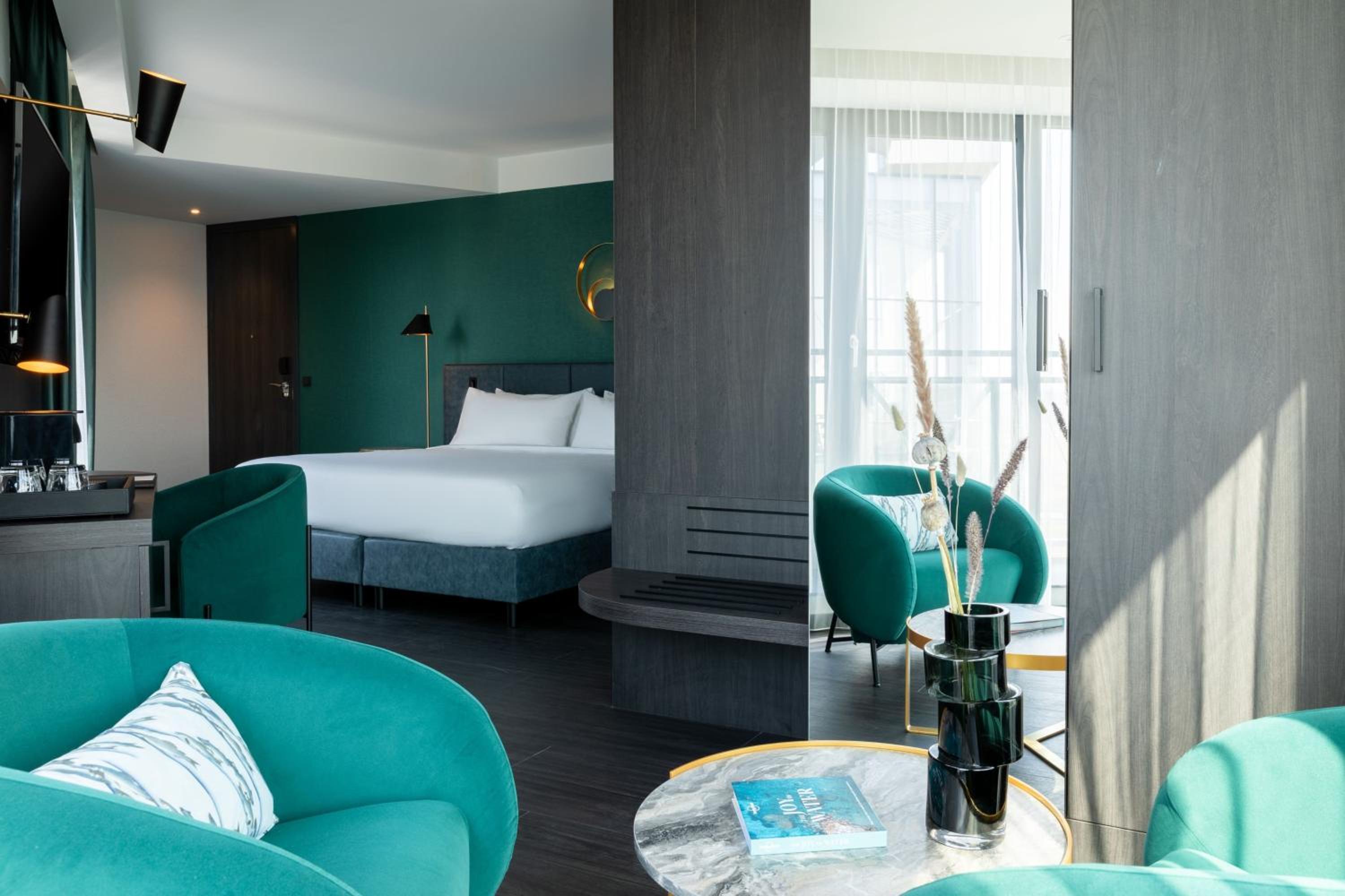 Junior King Suite - Photo 1