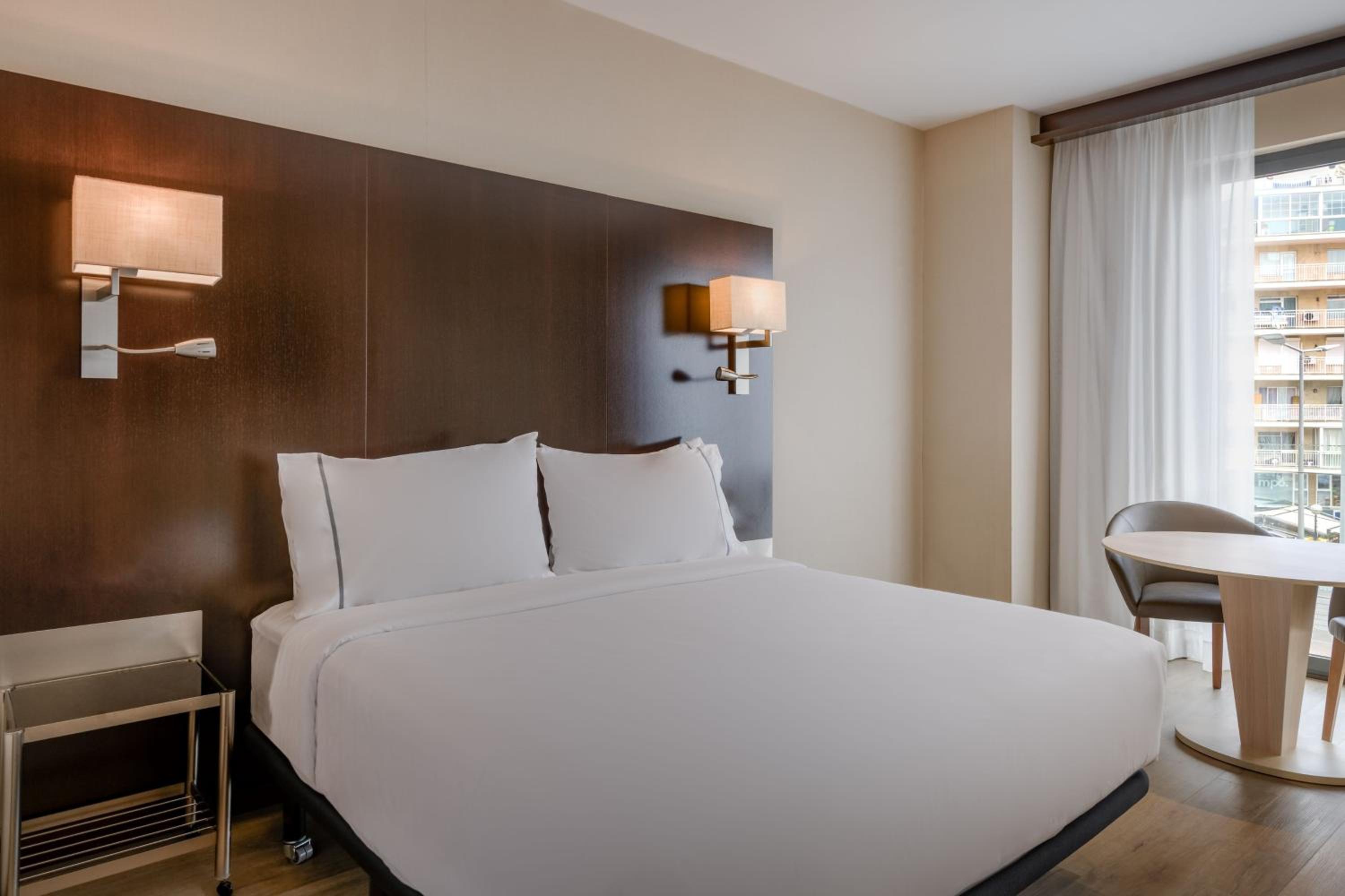 Standard Queen Room