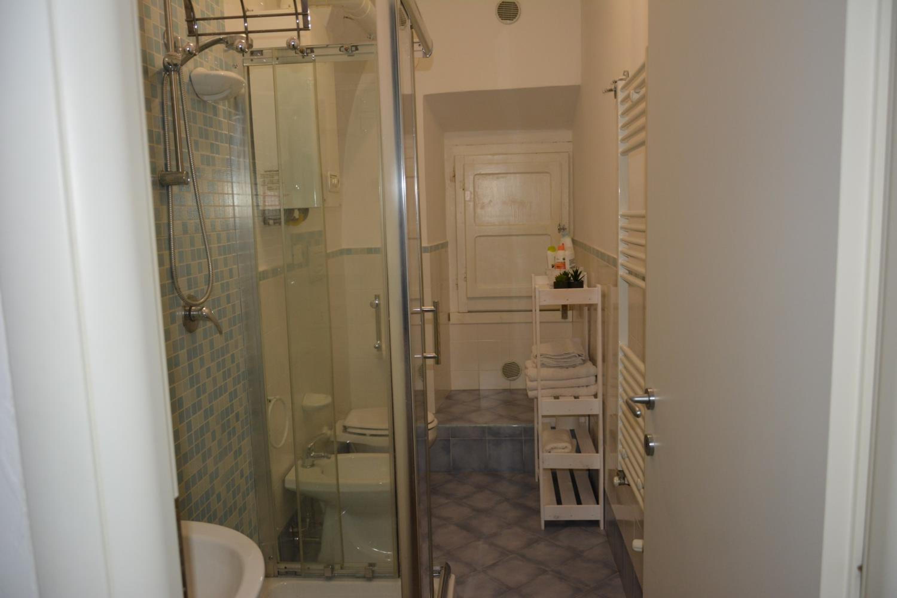 Comfort Apartment - Photo 17
