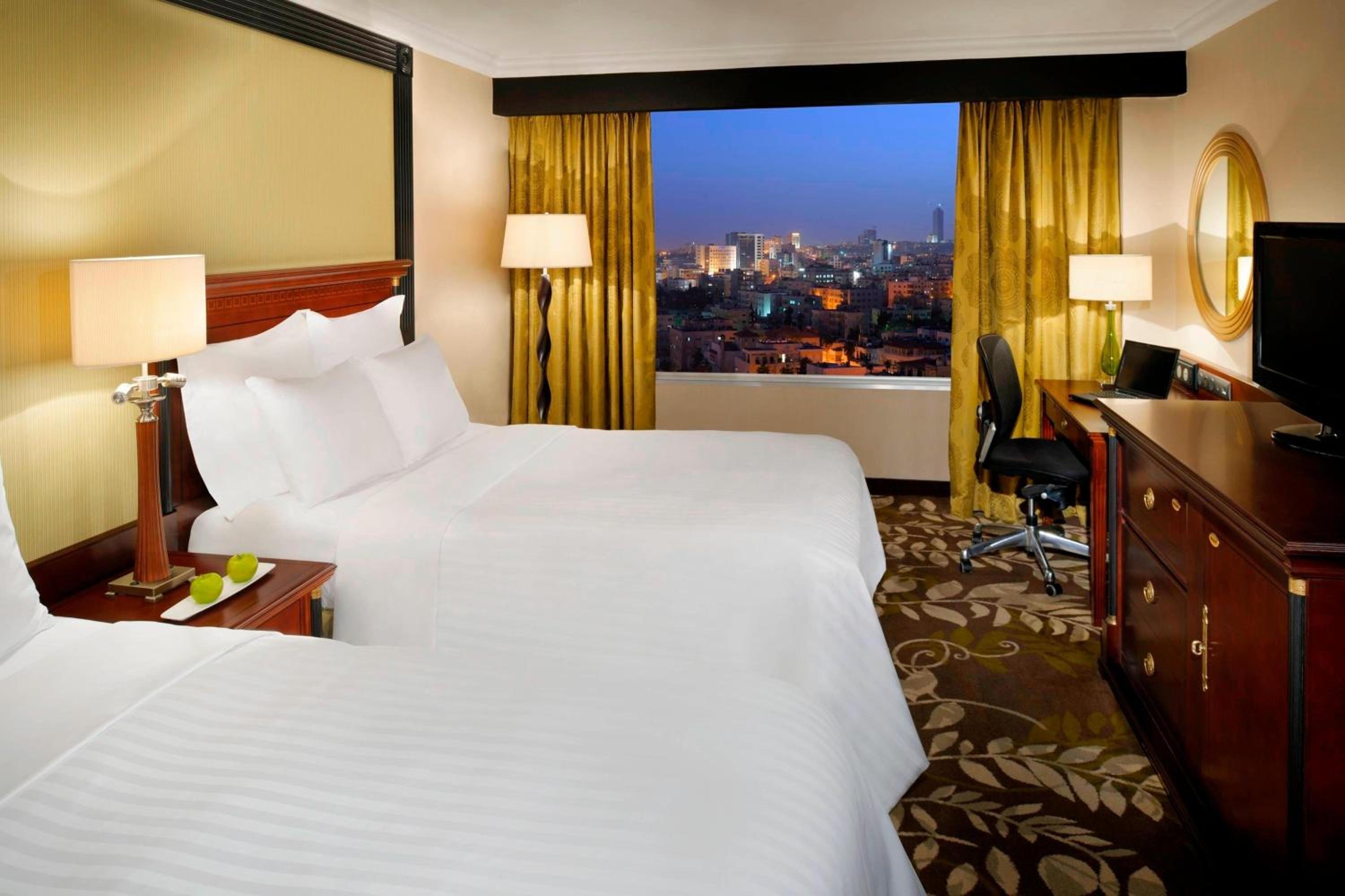 Deluxe Room, 2 Double - Photo 1