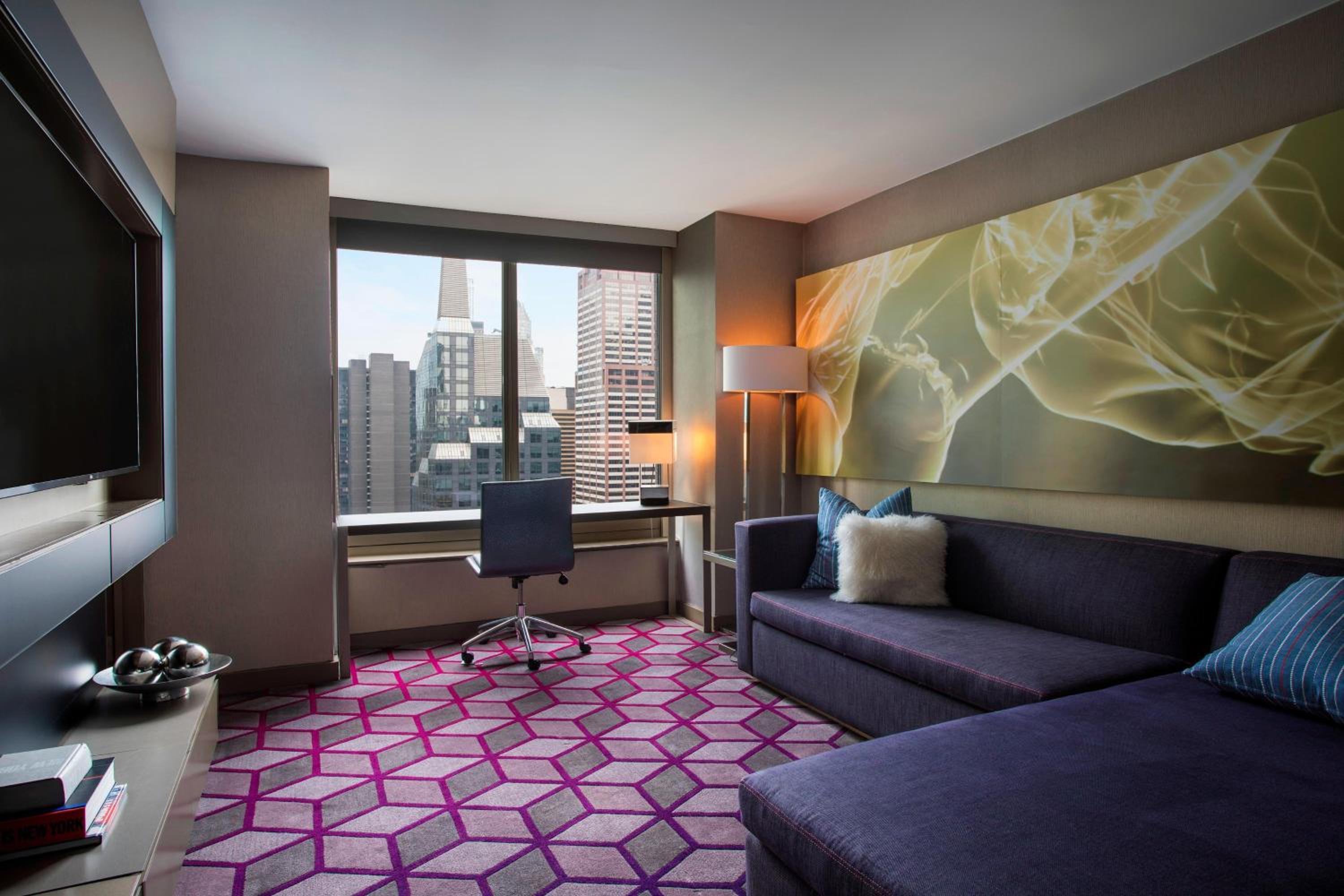 Marvelous Suite, 1 King, Sofa bed, Broadway view photo 1