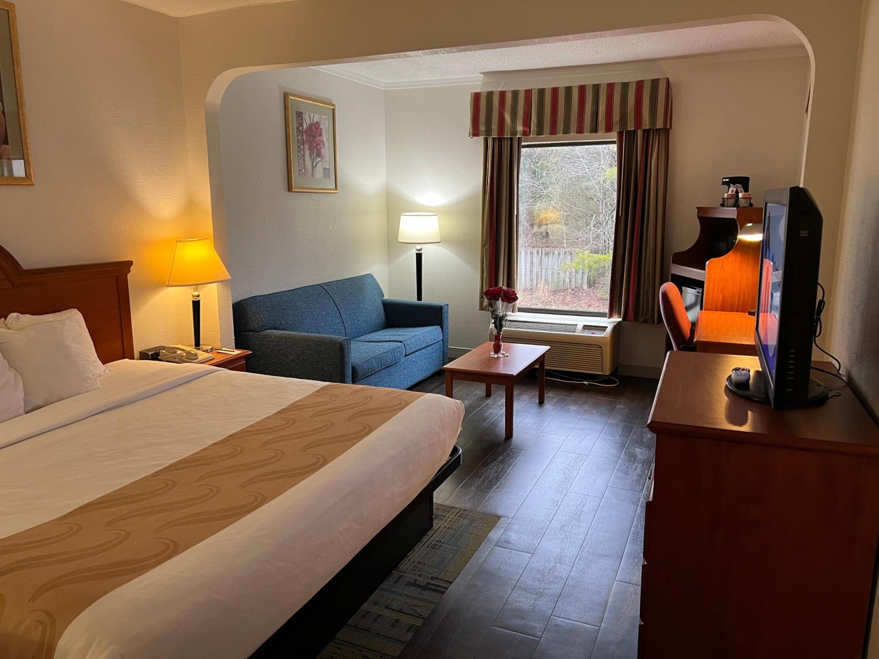 King Suite - Accessible/Non-Smoking - Photo 1