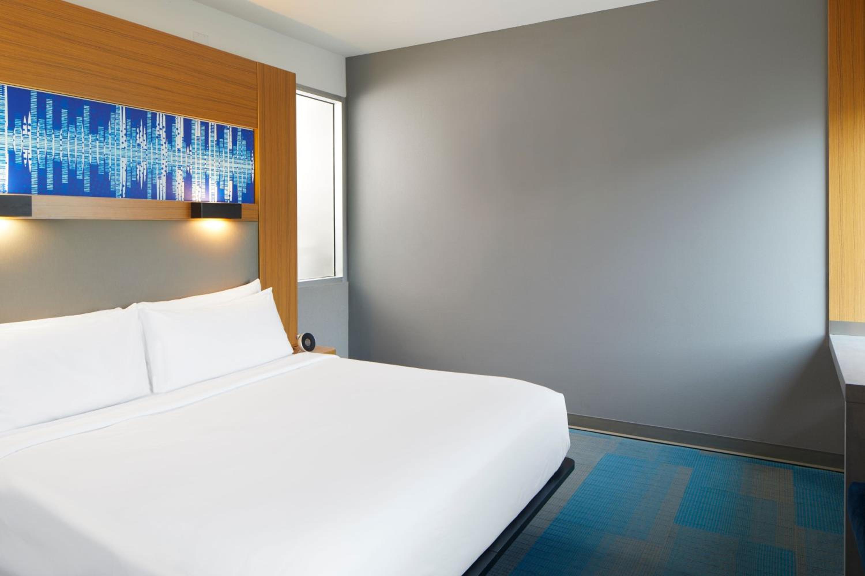 Guest room, 2 Queen - Photo 10