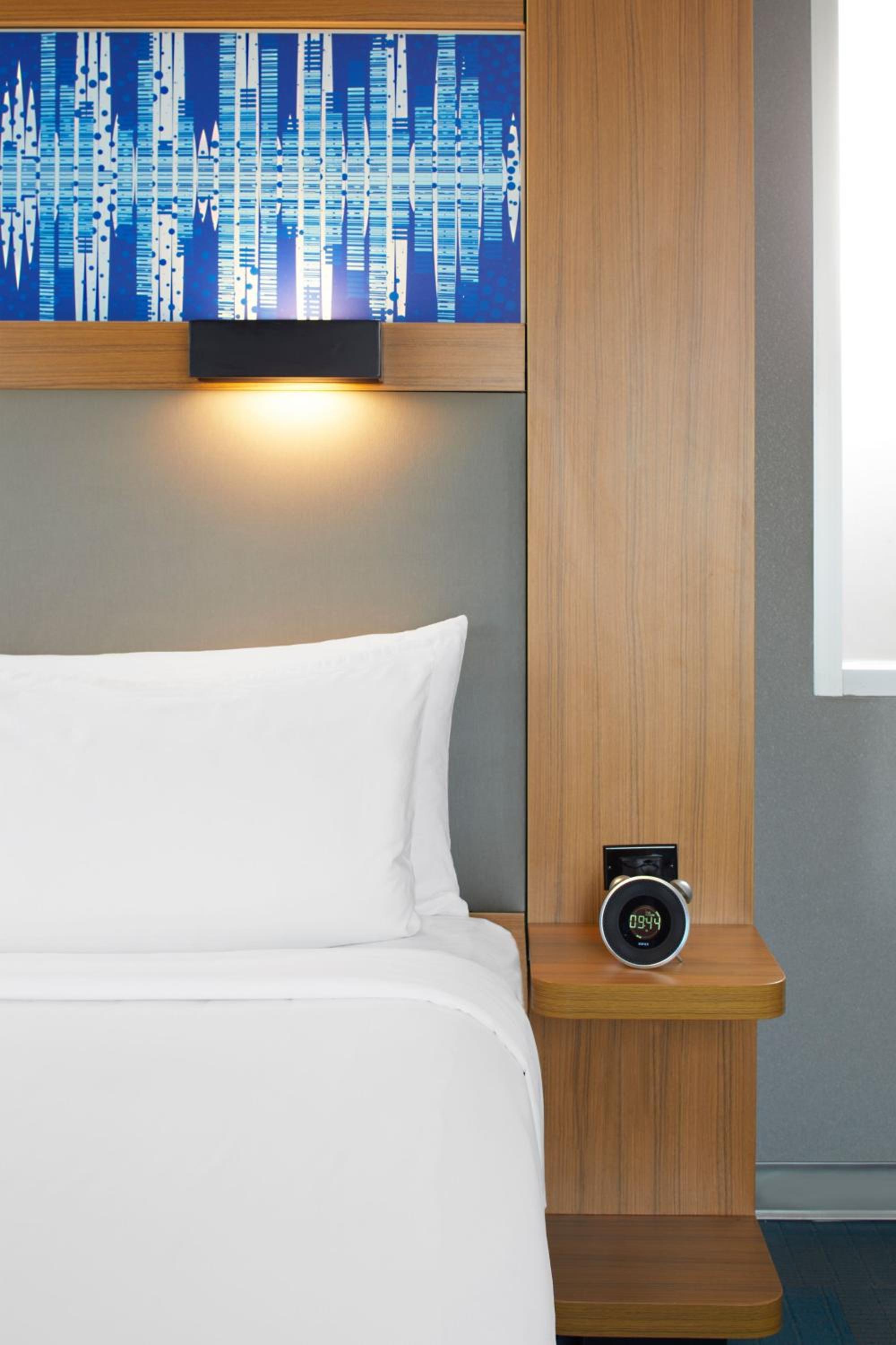 Guest Room, 1 King - Photo 3