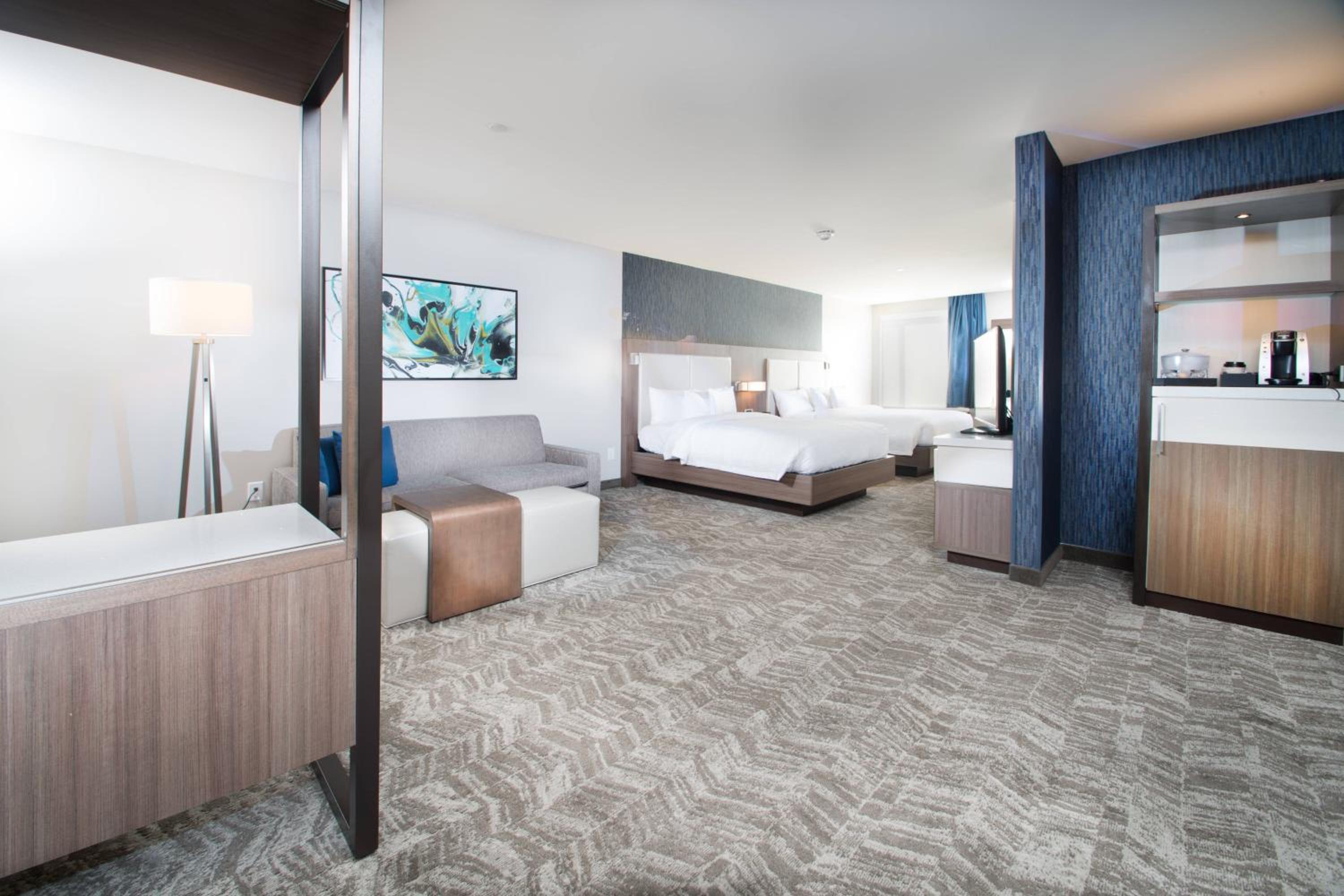 Two Queen Suite with Sofa Bed photo 3