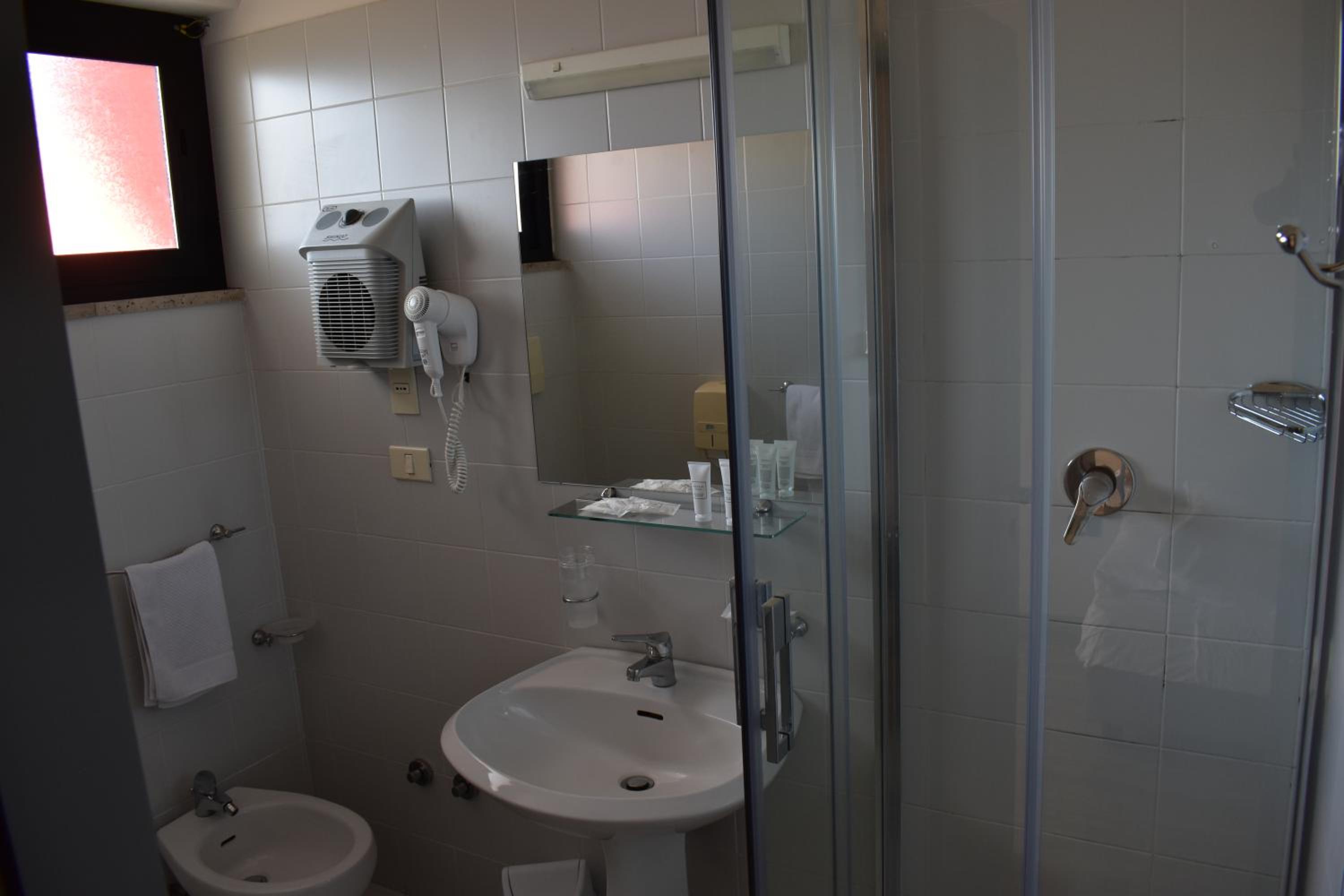 Comfort Twin Room - Photo 7