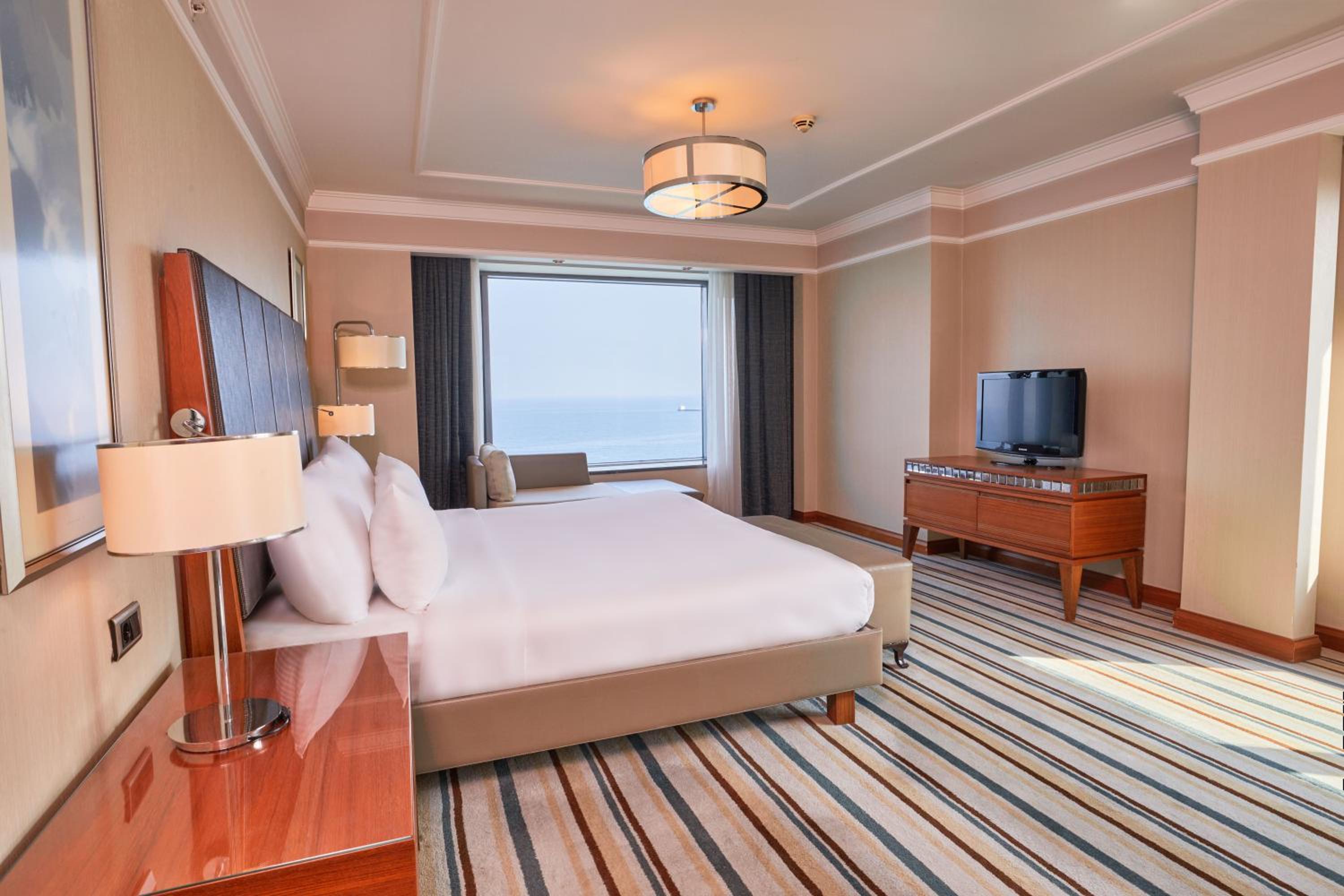 Deluxe Suite - Photo 3