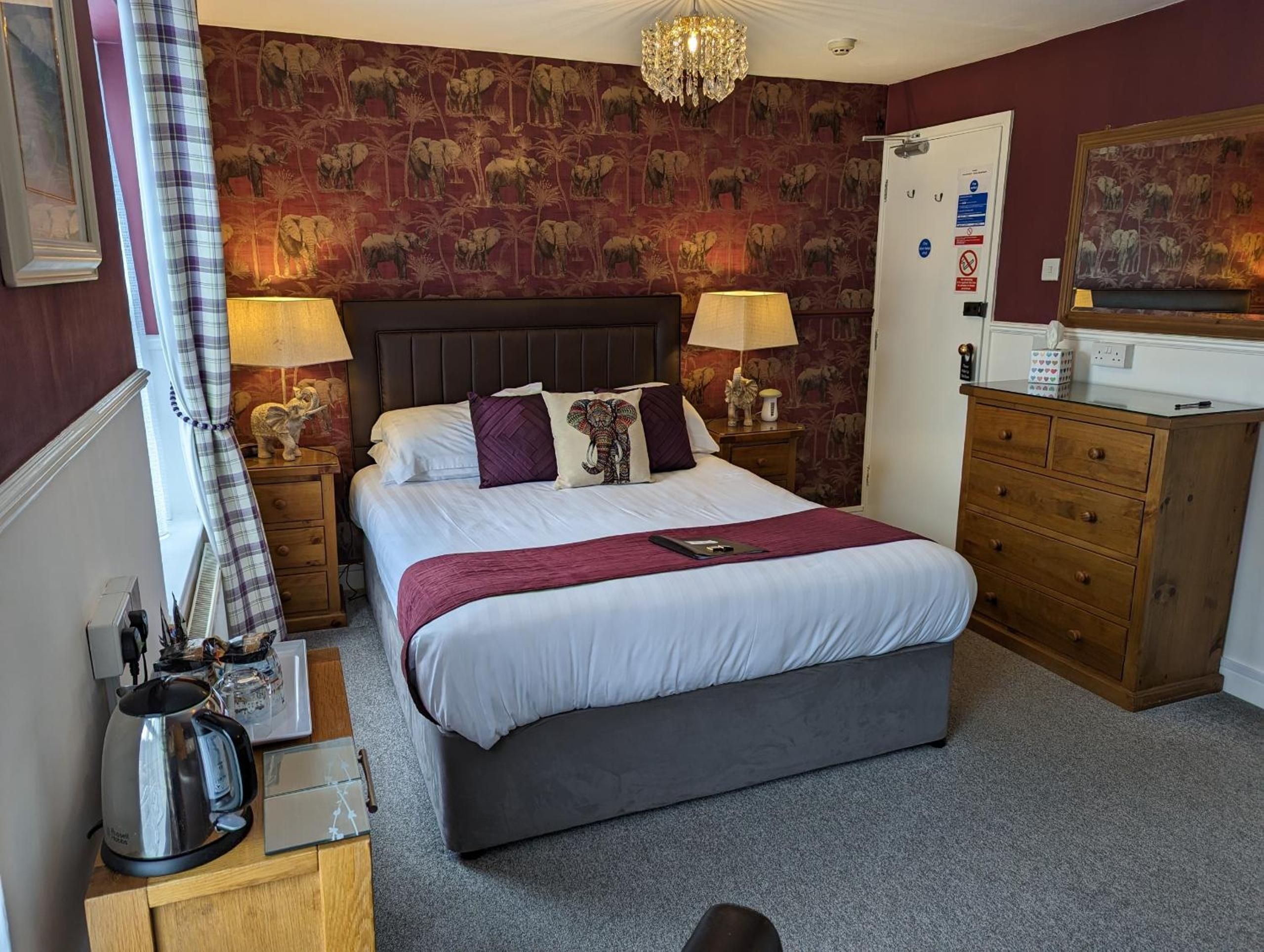 Superior King Room - Photo 11