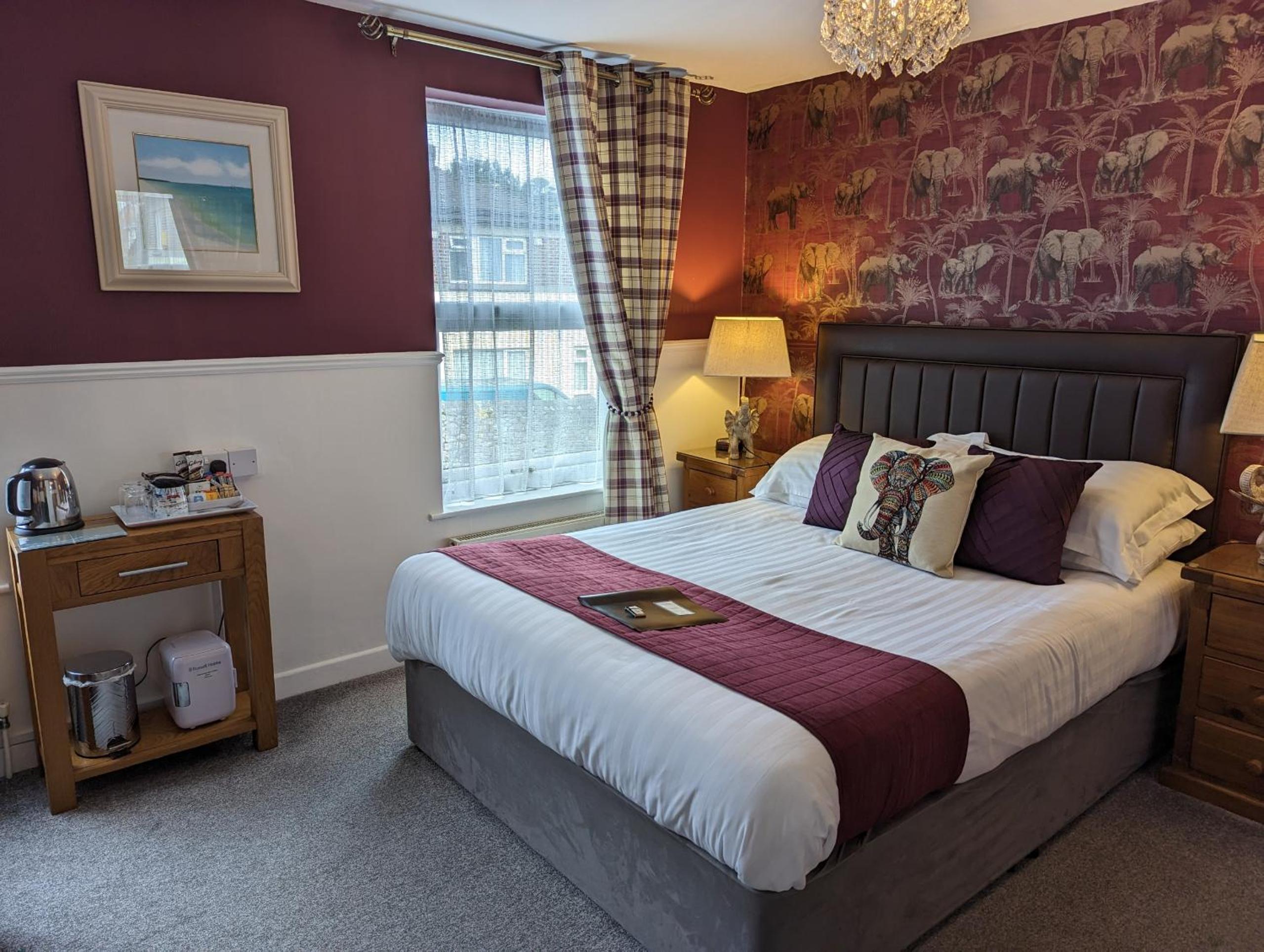 Superior King Room - Photo 13