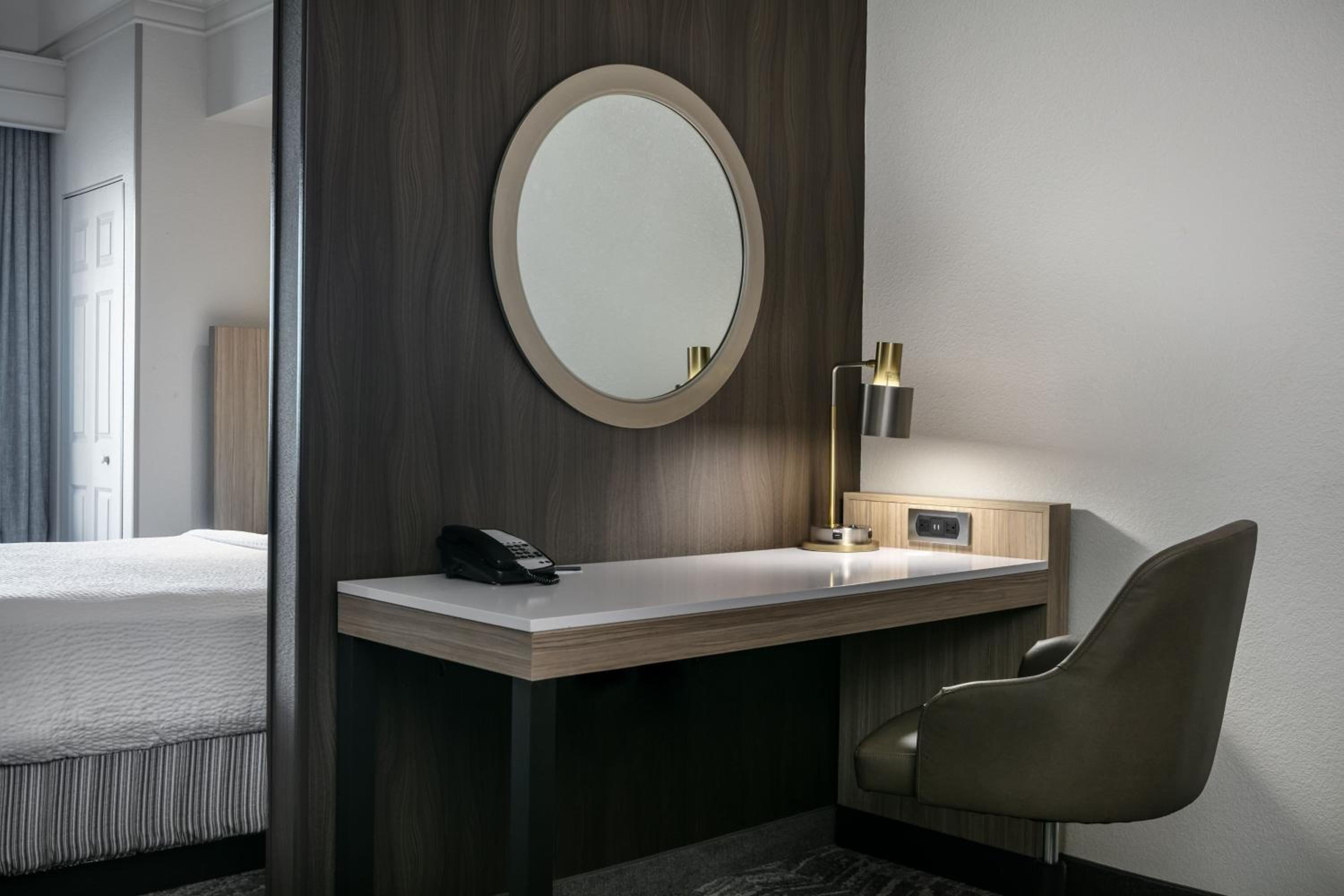 King Suite with Trundle Sofa - Photo 4