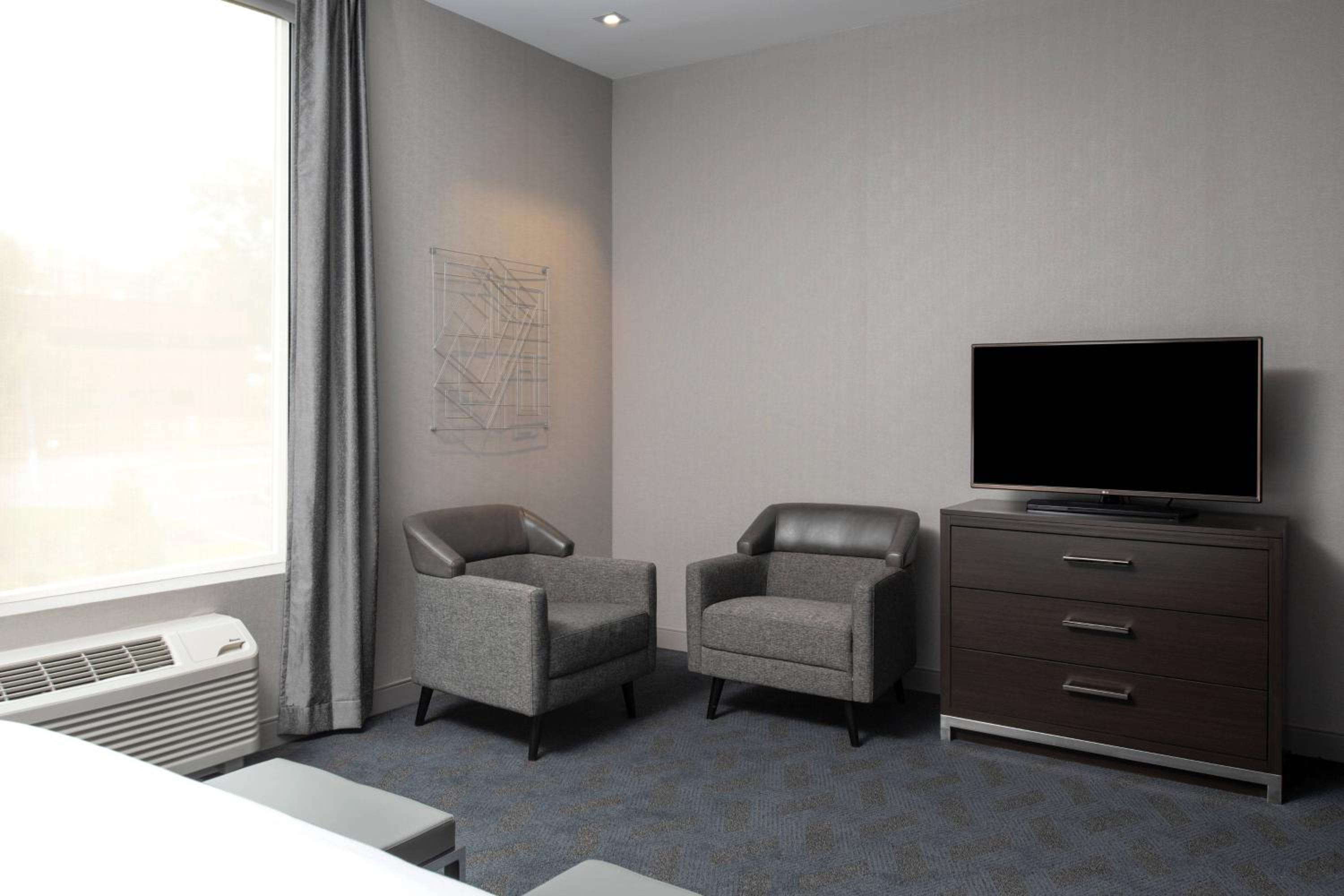 King Studio with Sofa Bed photo 2