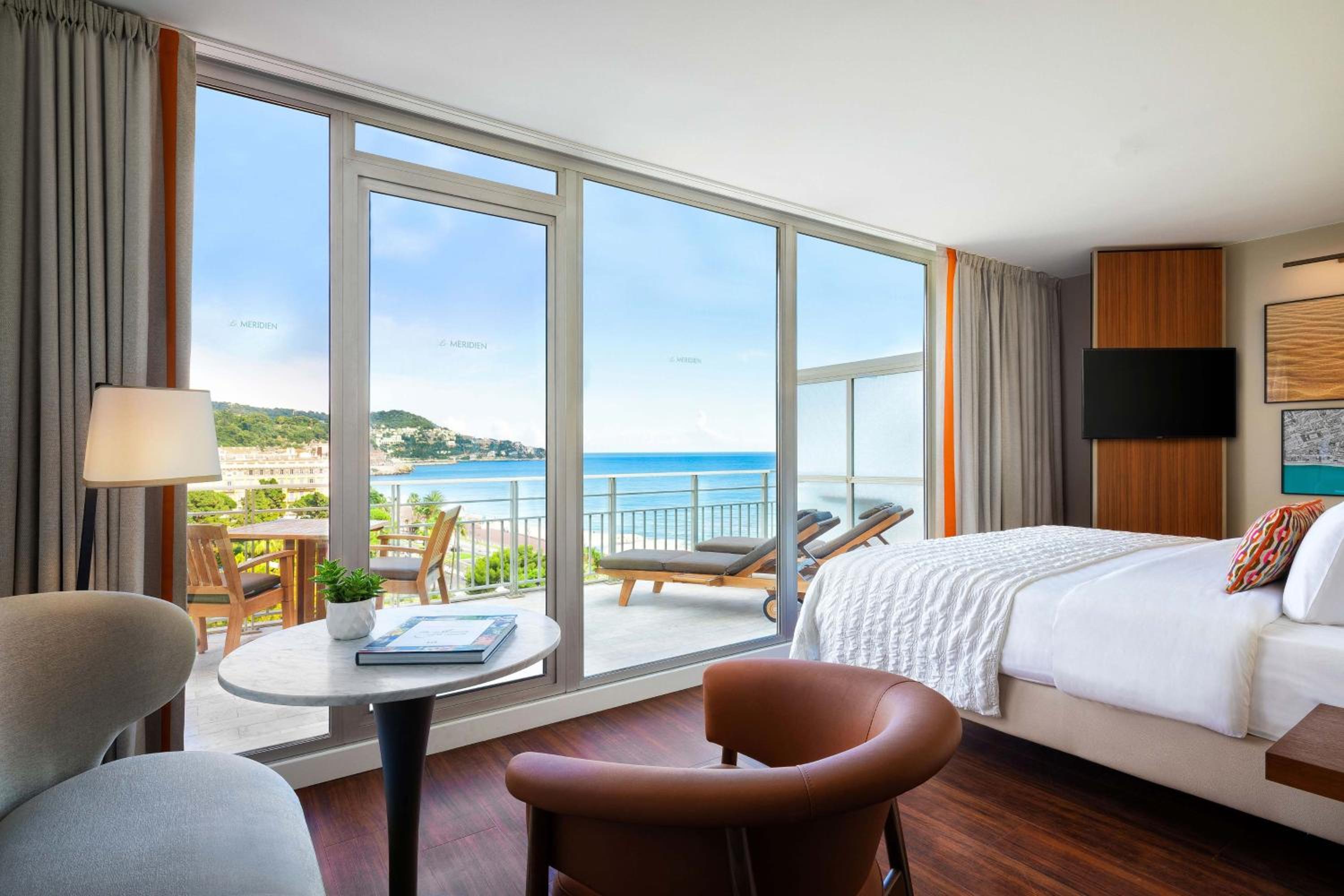Executive room with Garden and Sea view, King bed - Photo 3