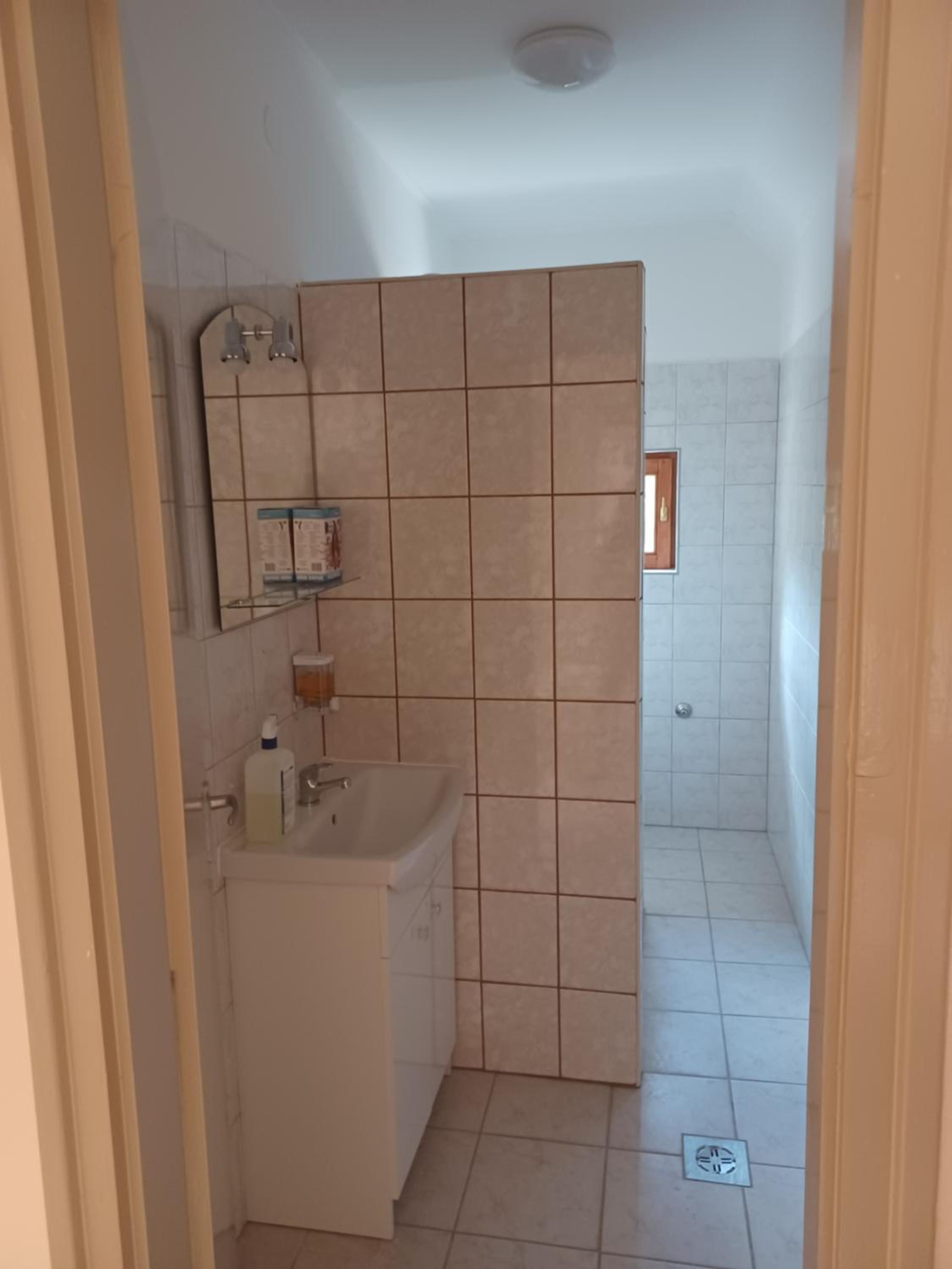 Family Room with Bathroom photo 3