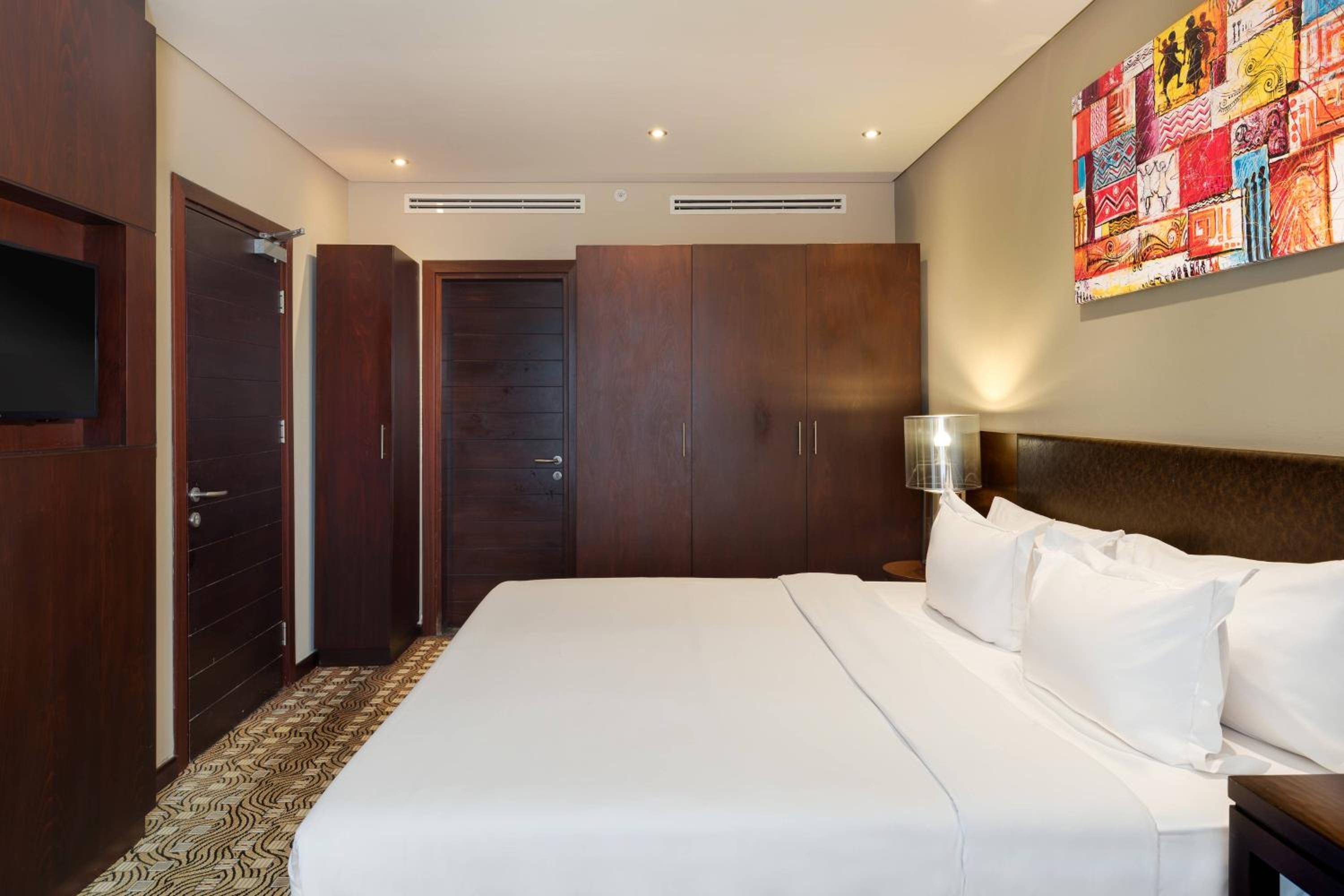 One-Bedroom Suite photo 3