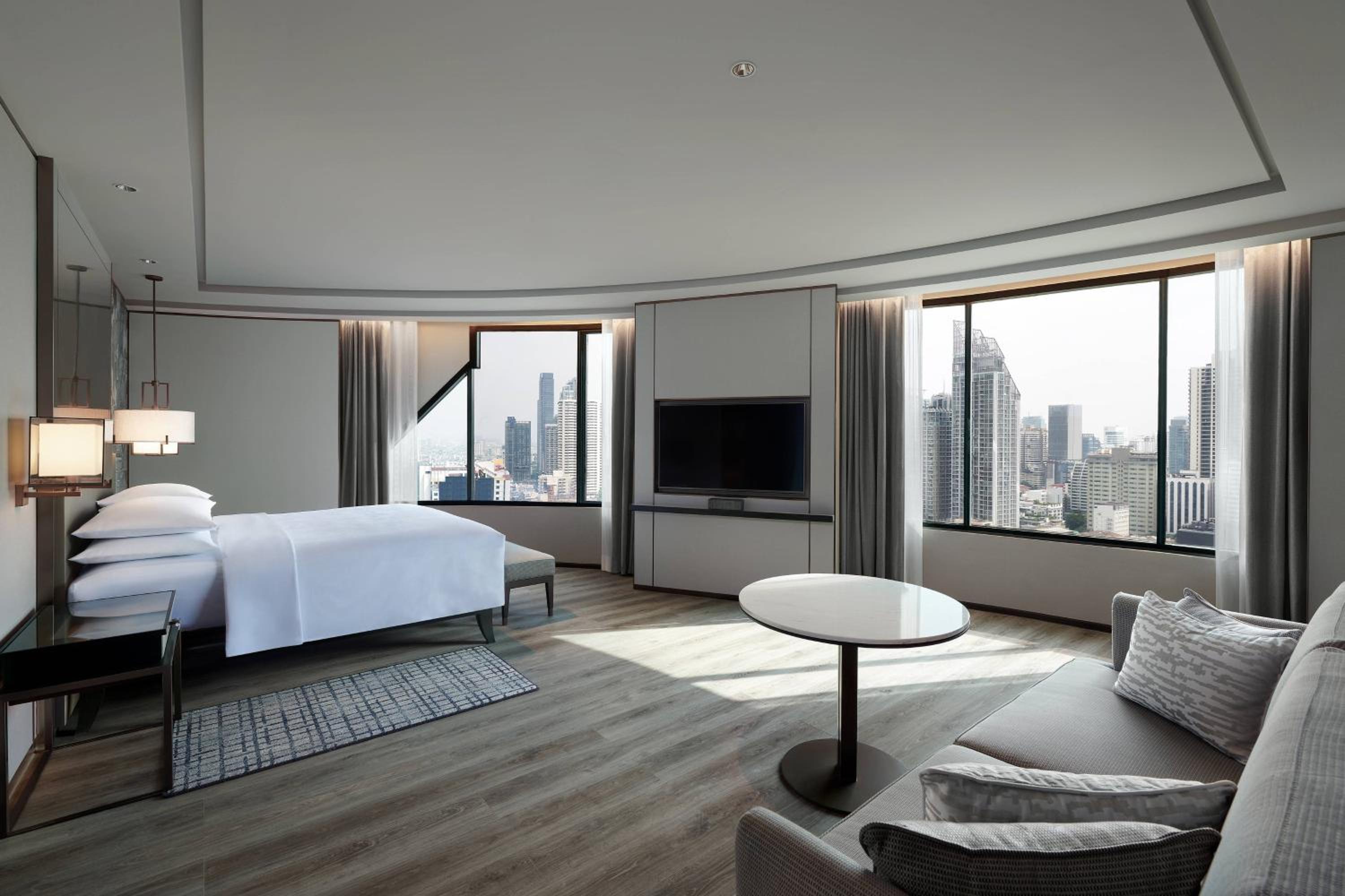 JW Suite with Lounge Access