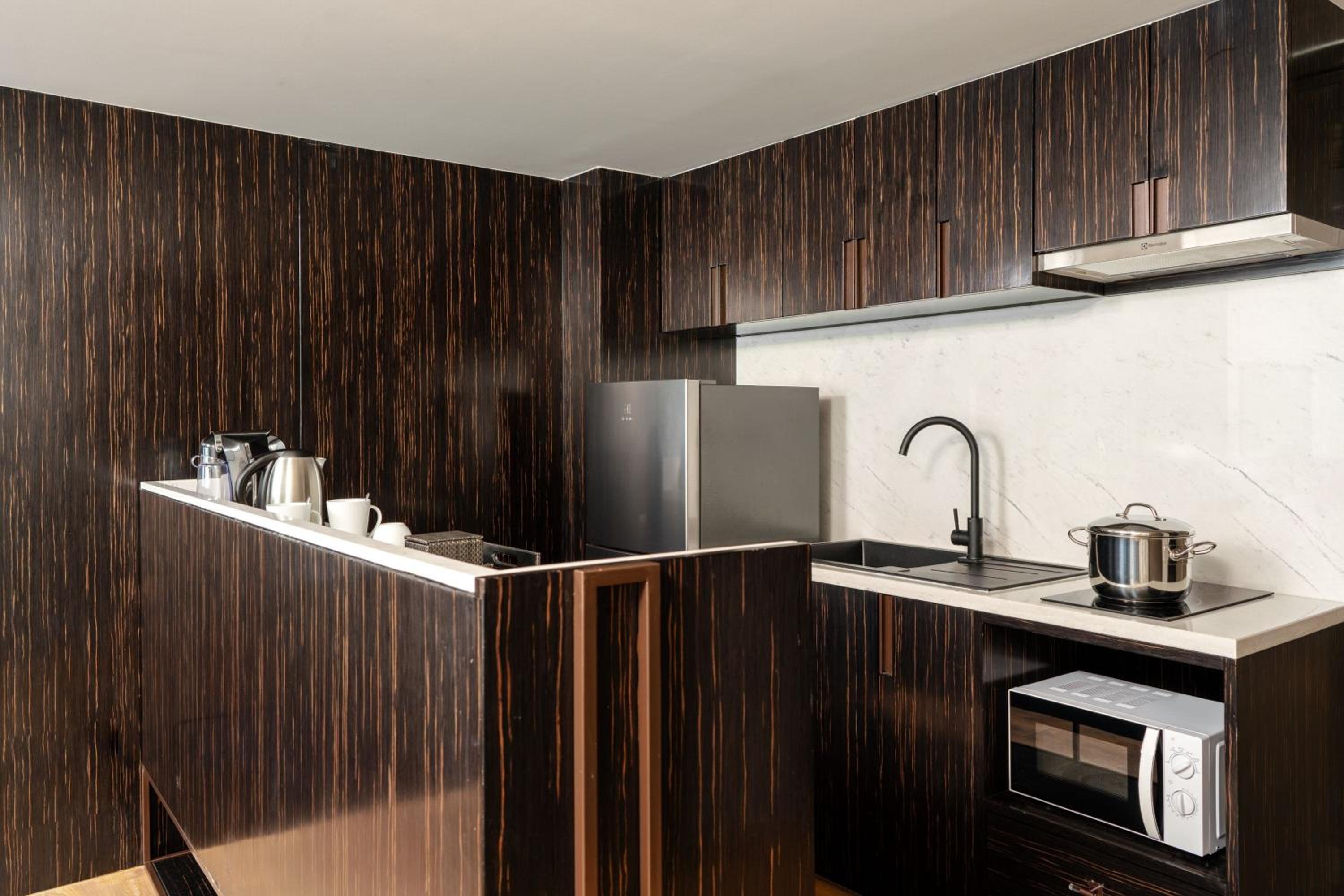 JW Suite with Lounge Access
