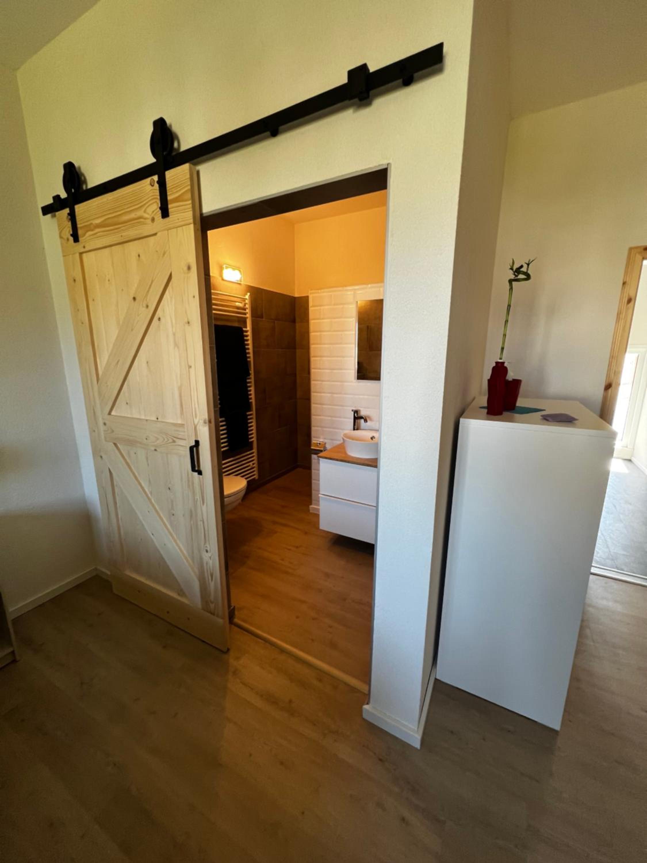 Budget Double Room photo 3
