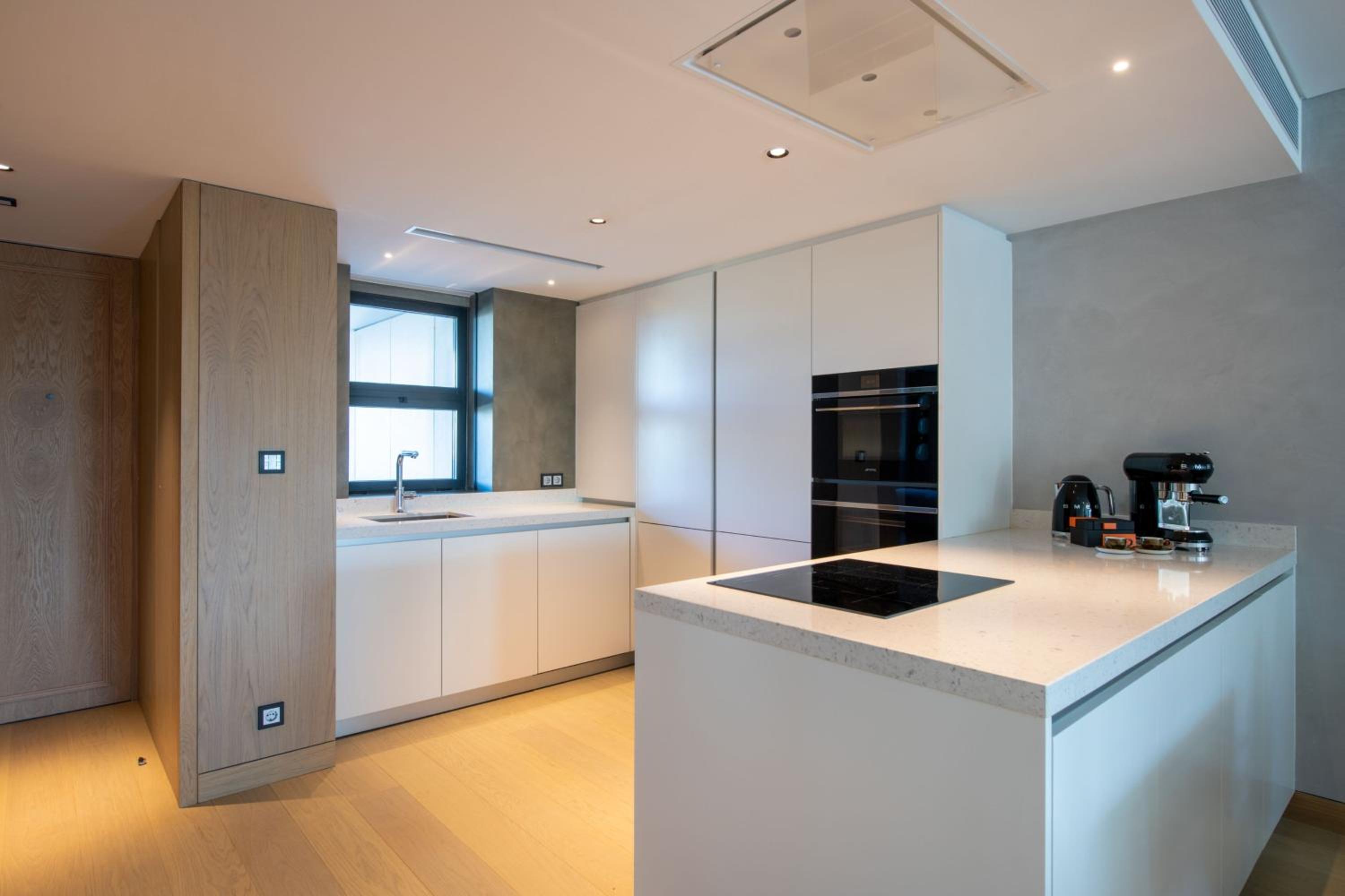 Supreme Two-Bedroom Residence with Ocean View and Balcony - Photo 5