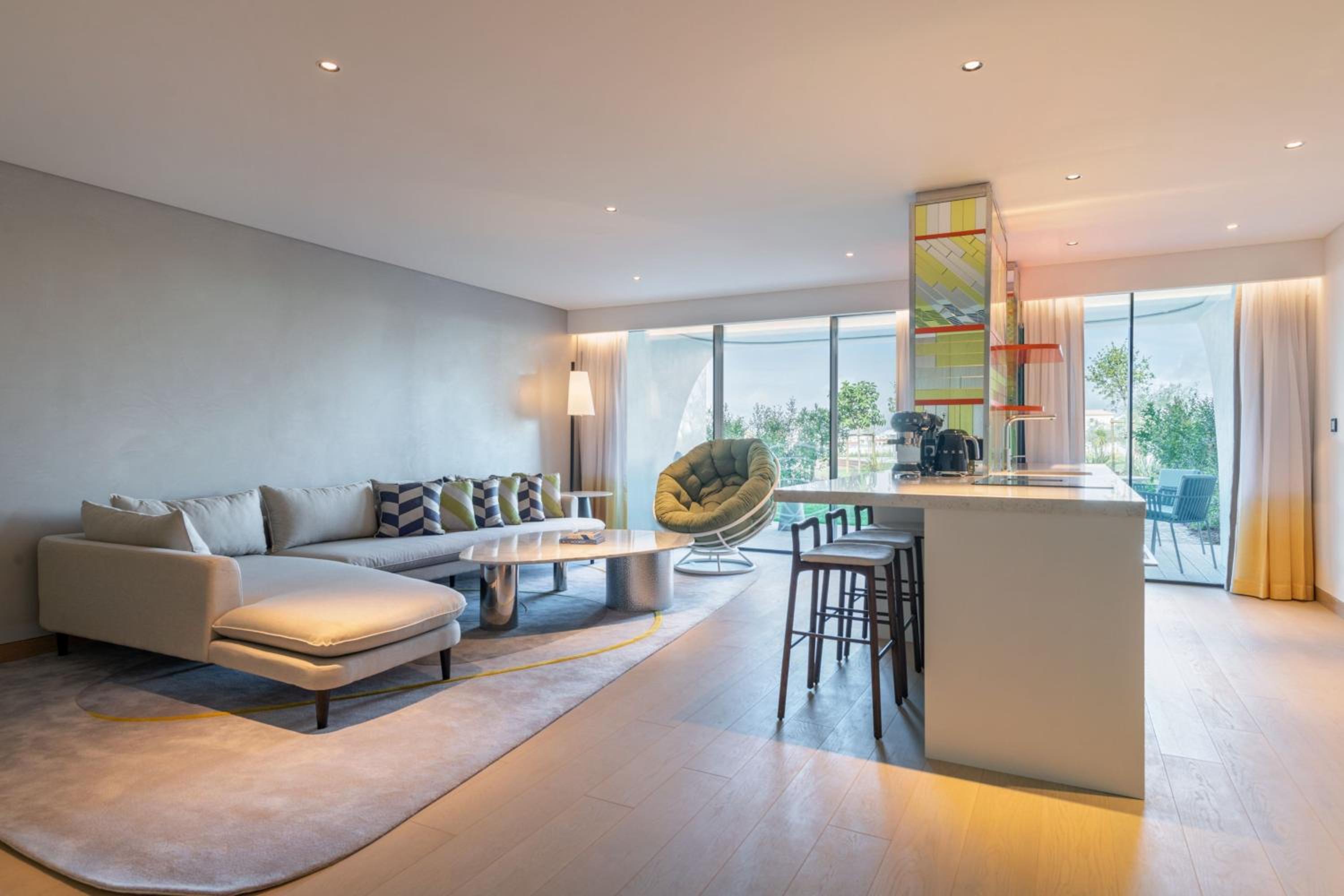 Premier One-Bedroom King Residence with Terrace