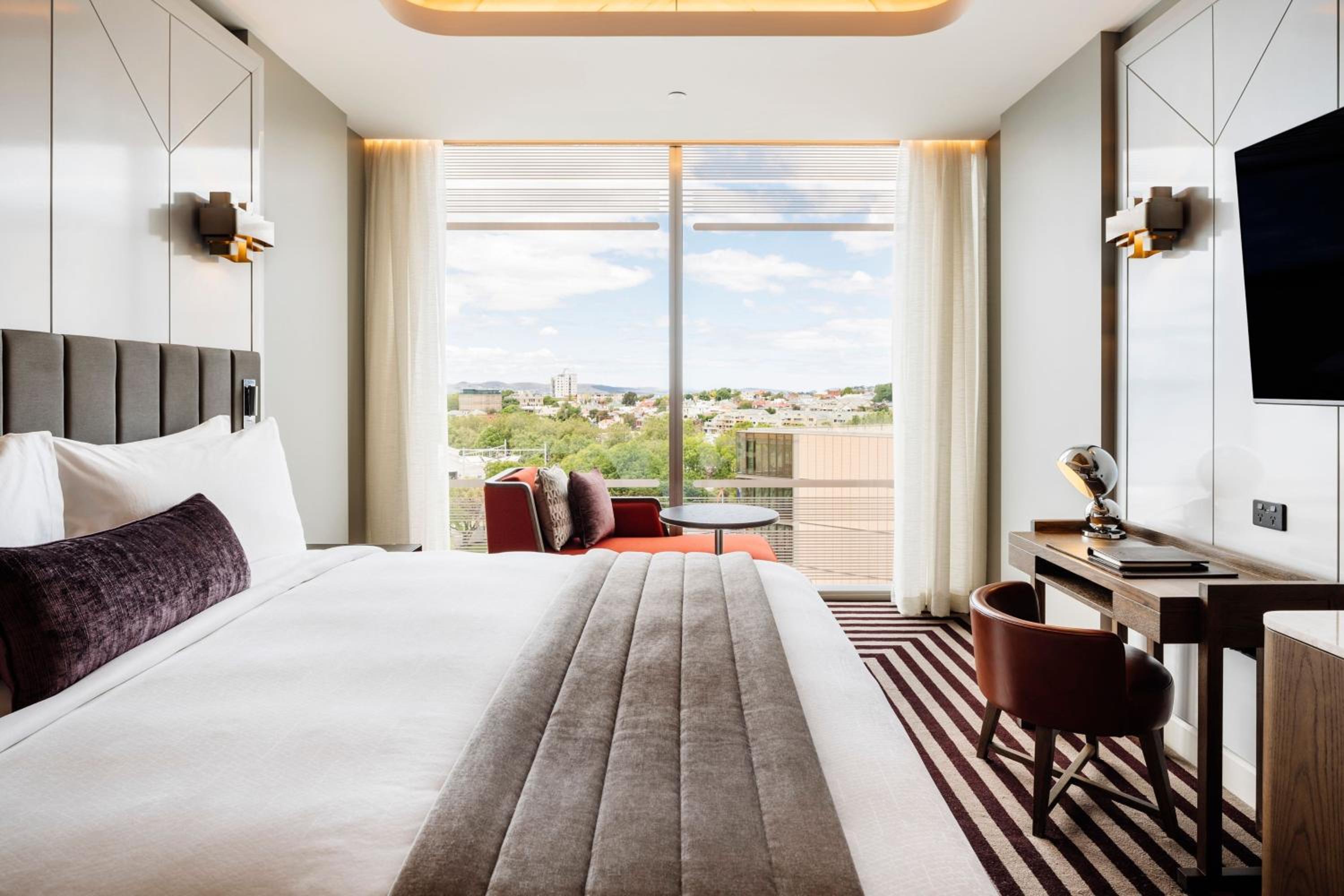 Deco King Room - Photo 1