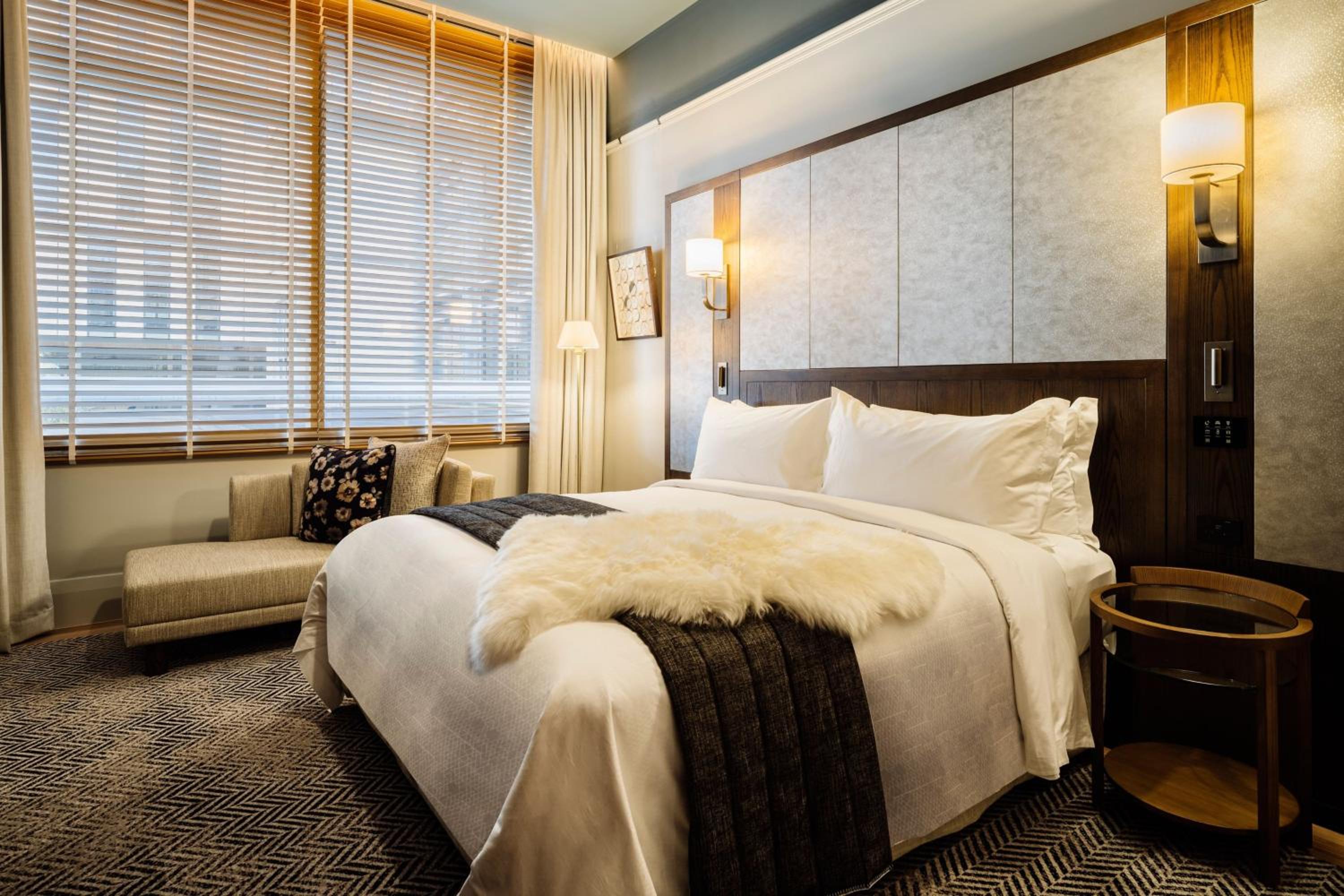 Heritage King Suite - Photo 5