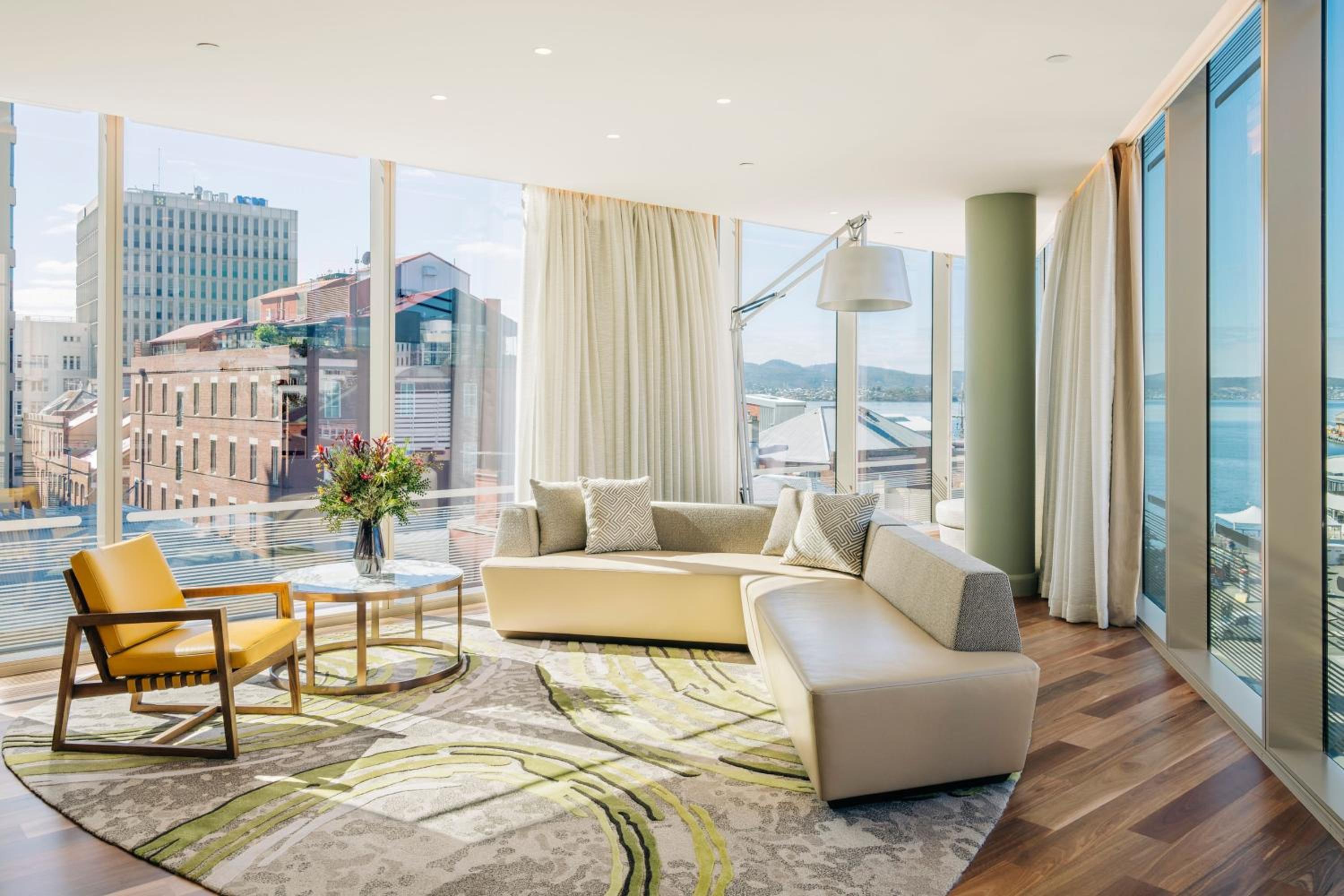 Pavilion King Suite - Photo 3