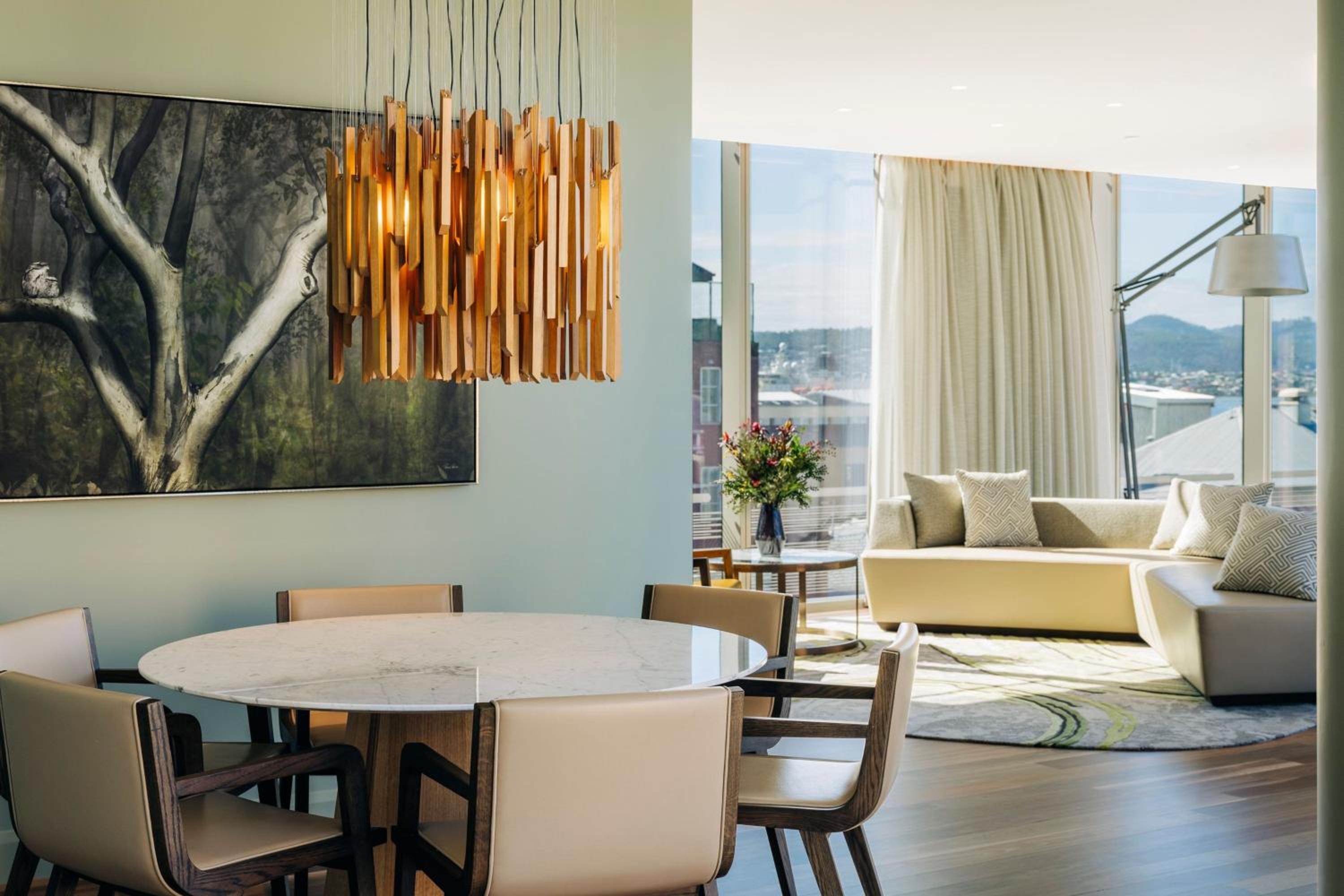 Pavilion King Suite - Photo 9