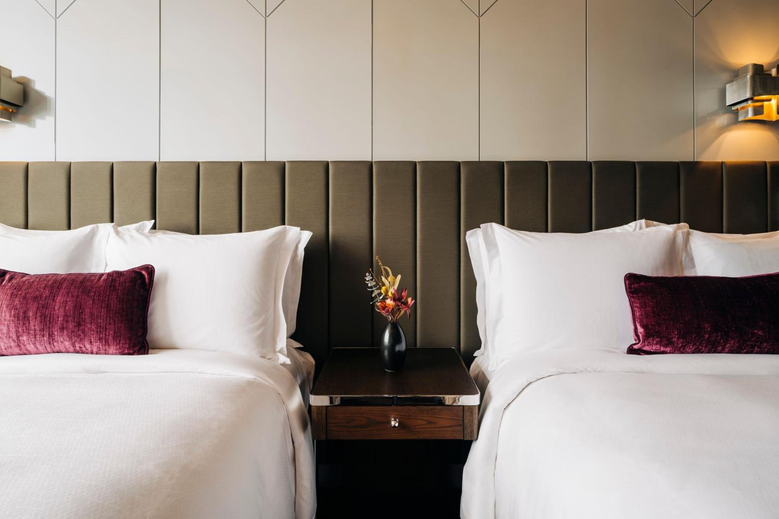 Tasman Double Room - Photo 3