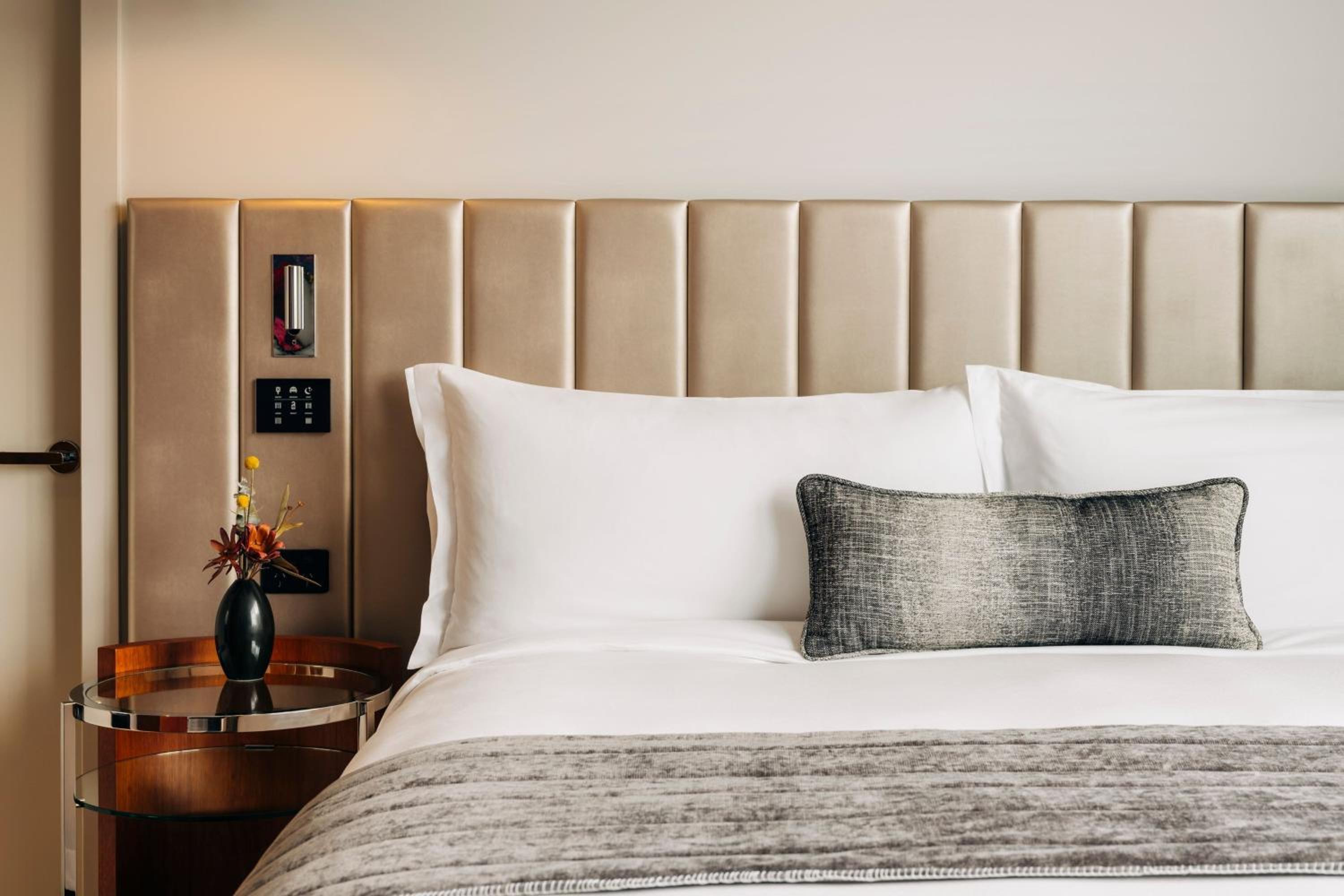 Pavilion King Room - Photo 4