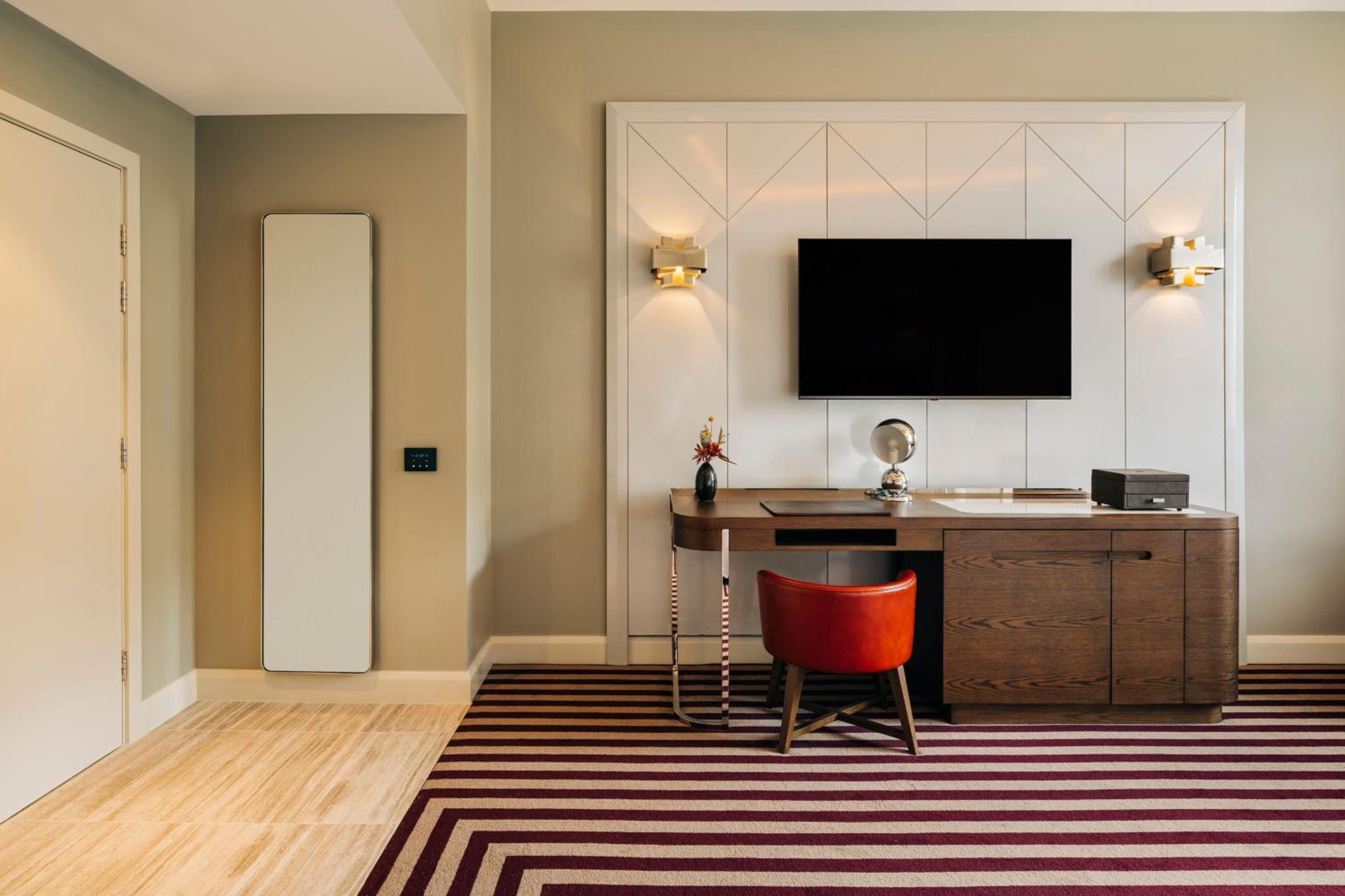 Tasman Accessible King Room - Photo 4