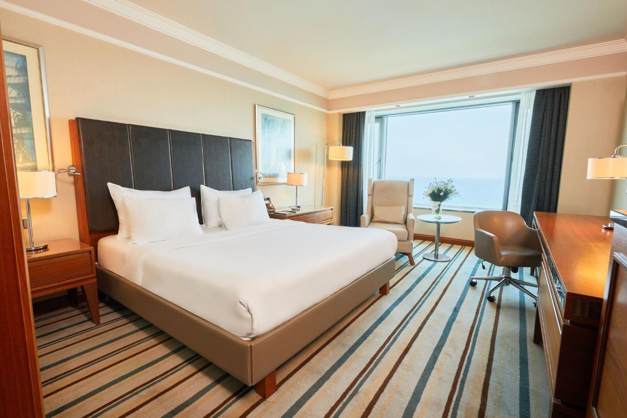Deluxe King Room - Photo 1