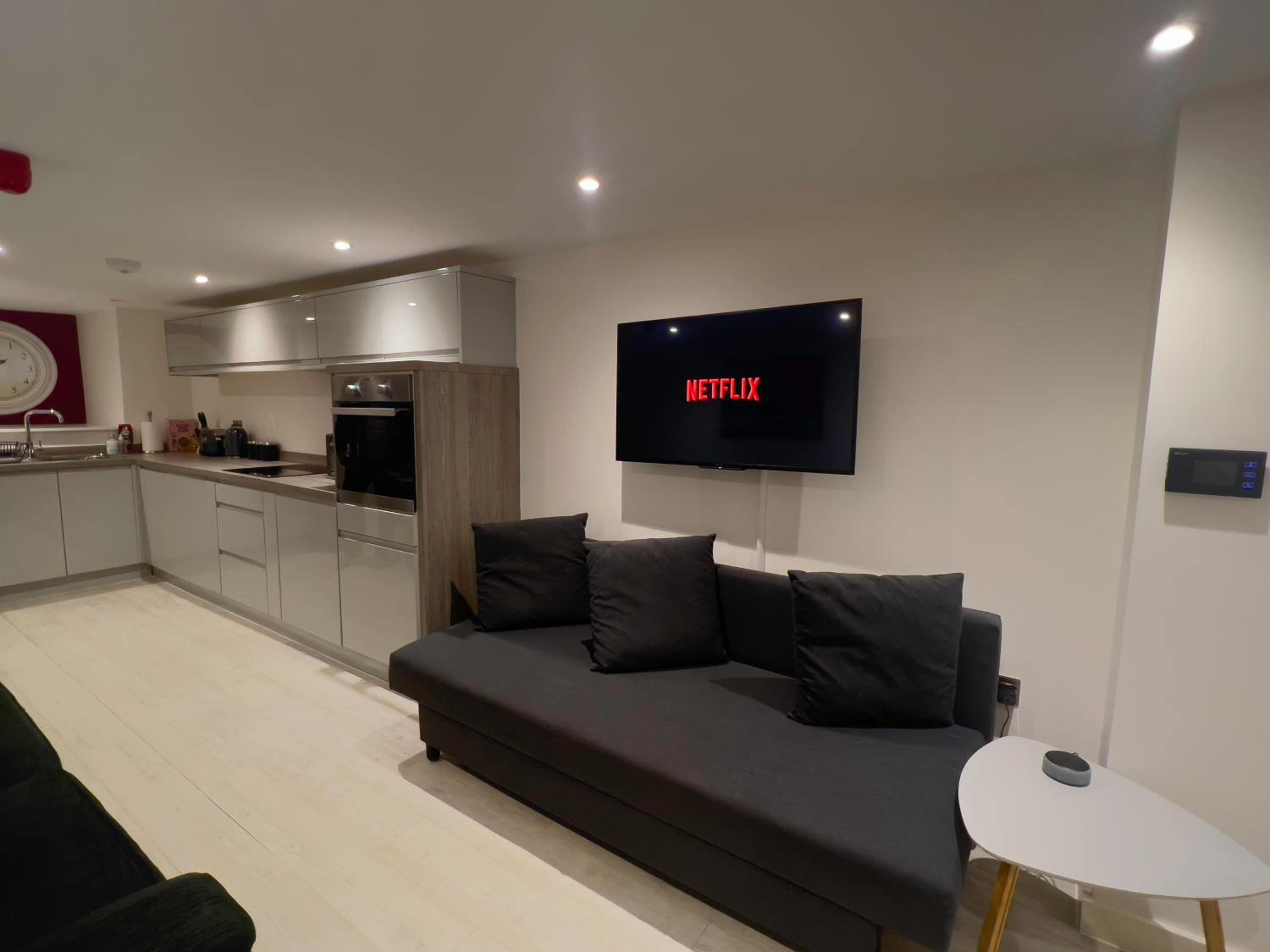 One-Bedroom Apartment - Photo 10