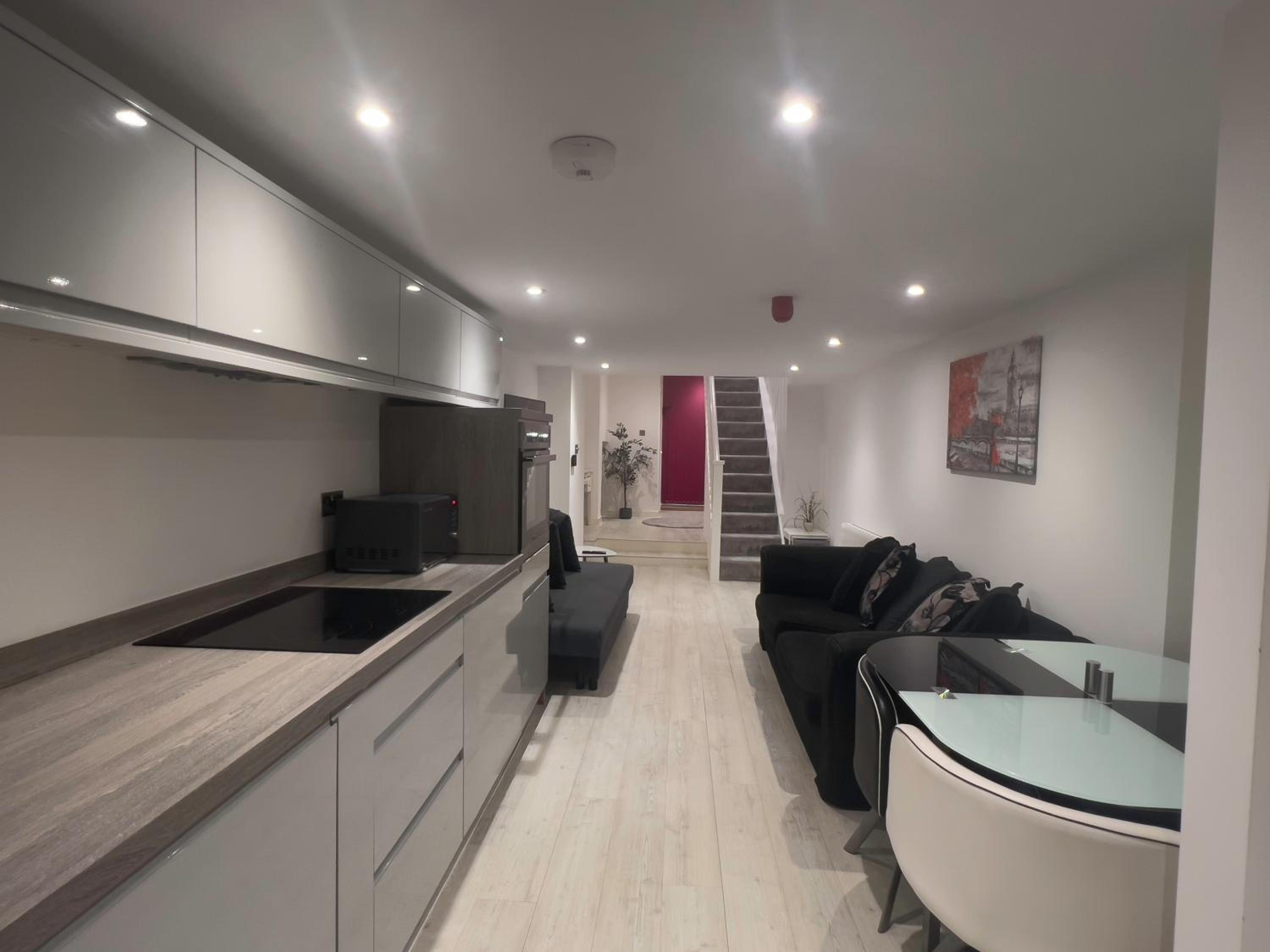 One-Bedroom Apartment - Photo 11