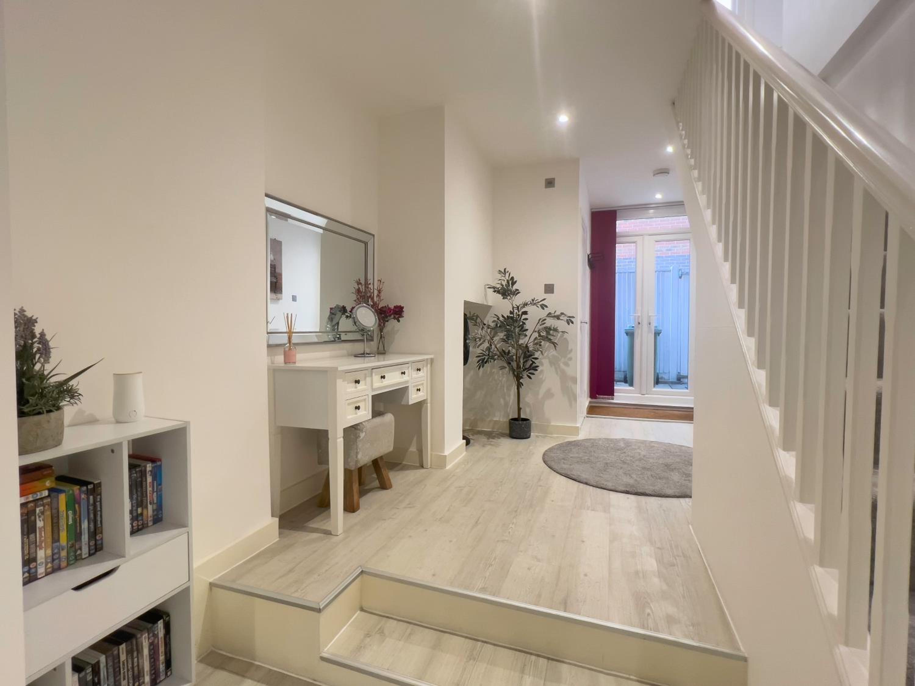 One-Bedroom Apartment - Photo 14
