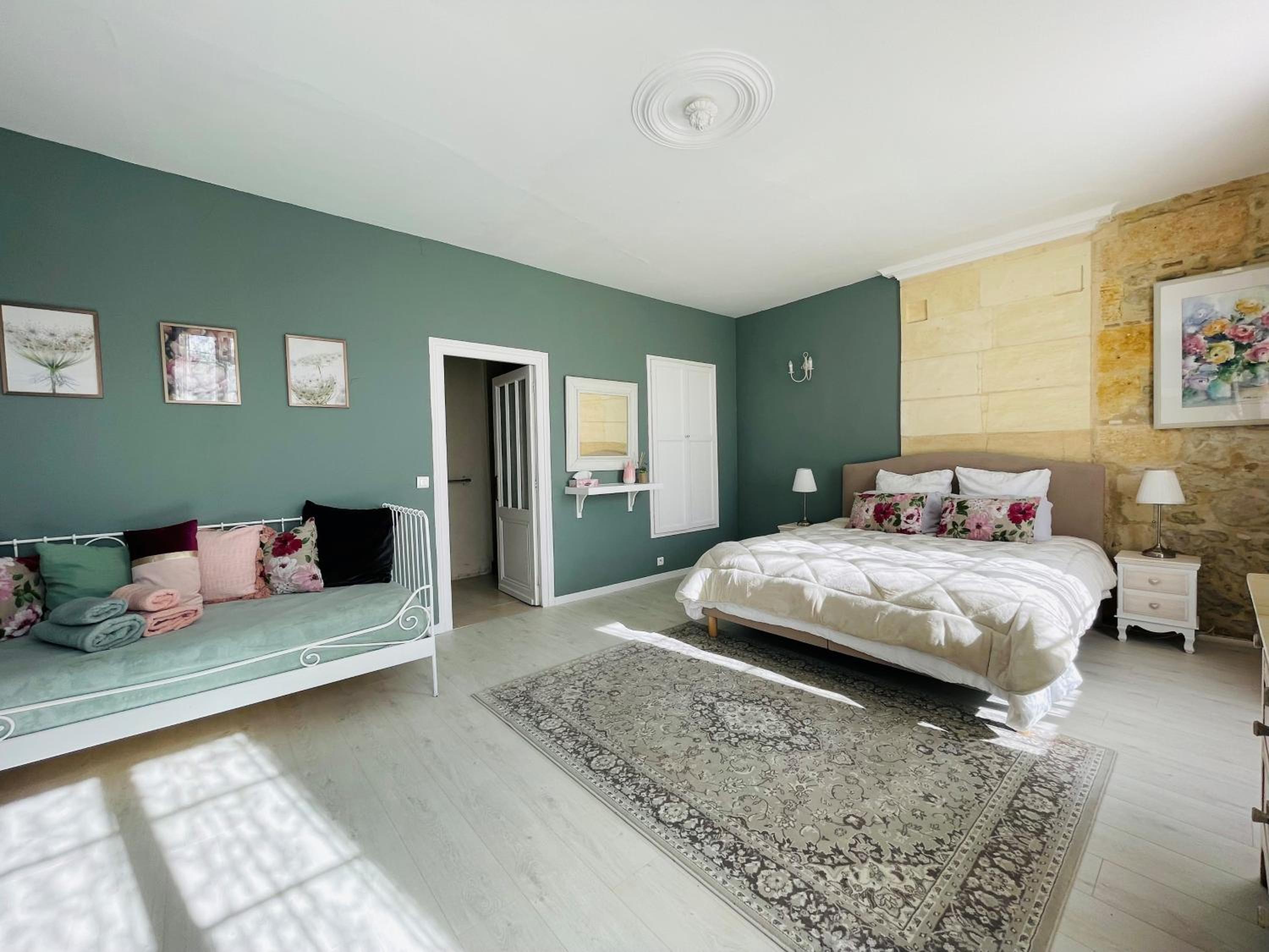 Deluxe King Room