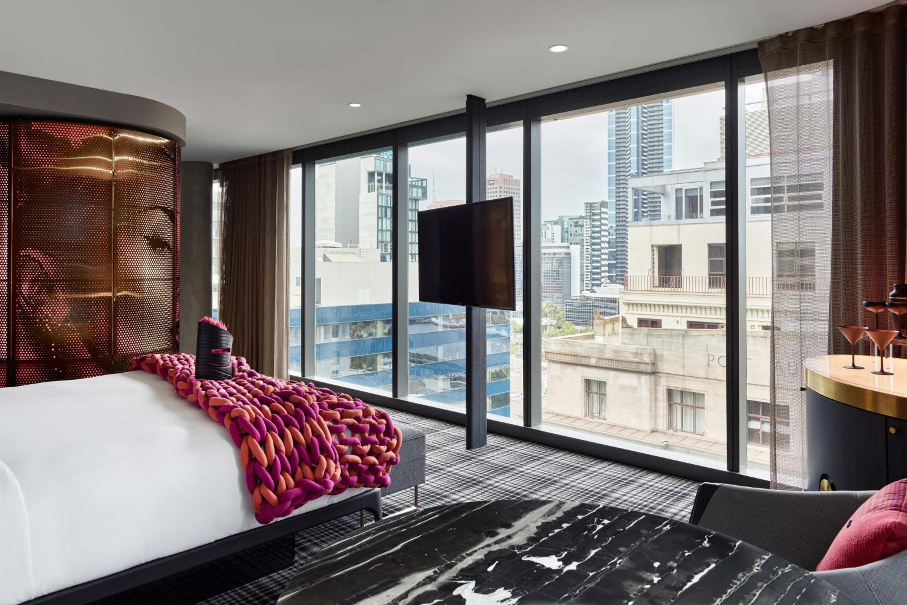 Premium Room, Larger Guest Room, 1 King, Corner Room - Photo 2