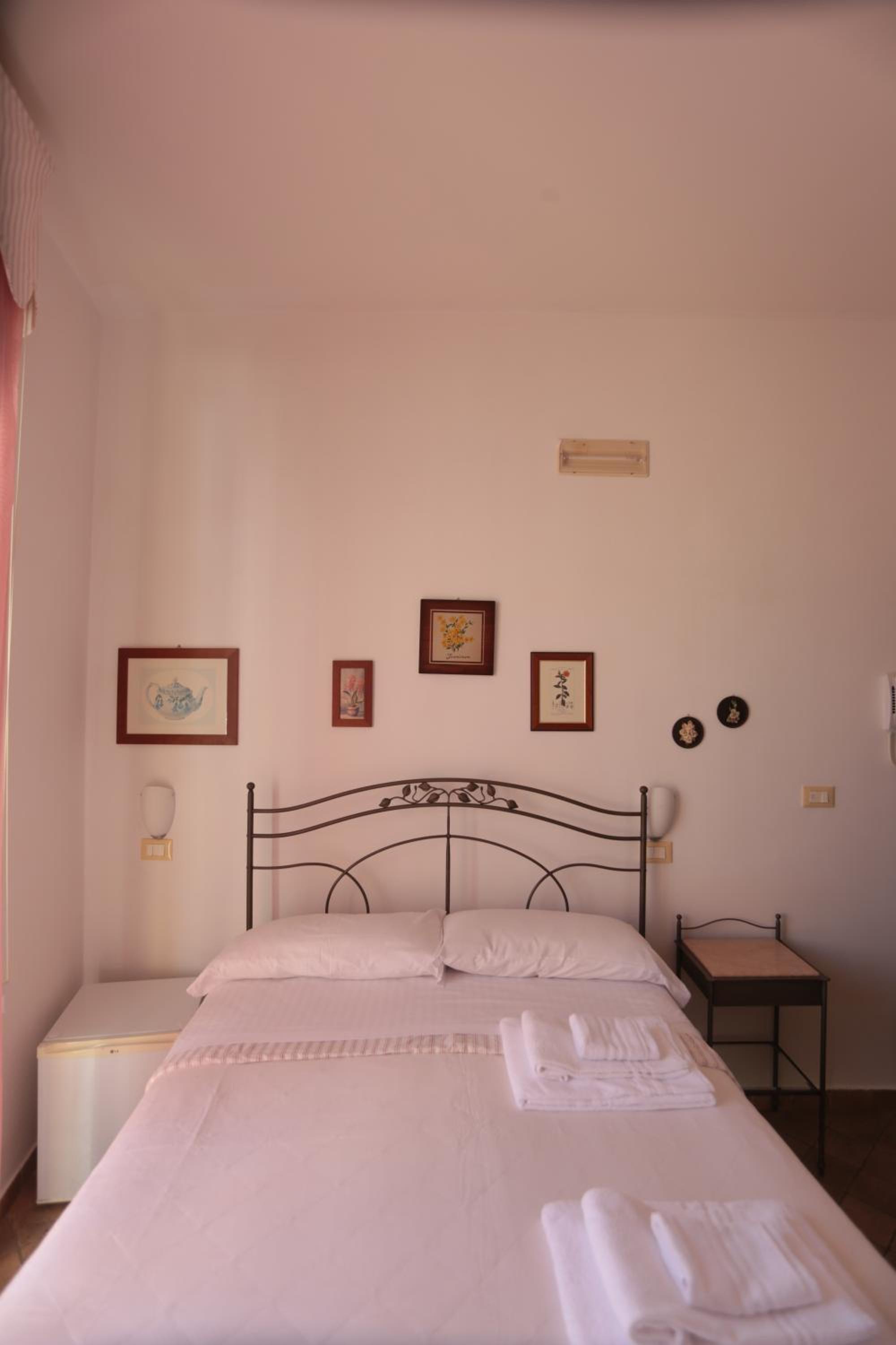 Double Room with Balcony photo 3