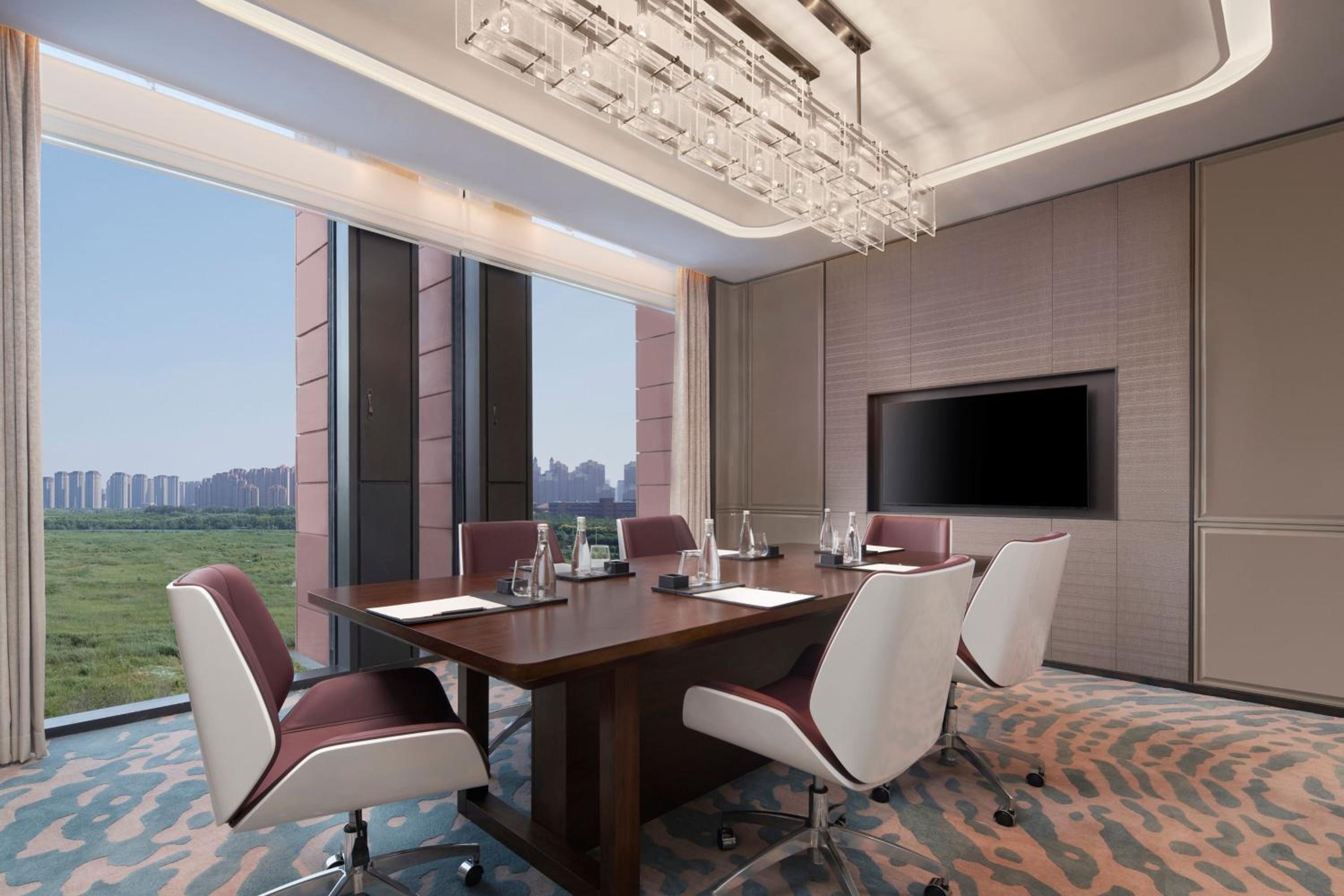 Executive Double Room with Two Double Beds - Club Lounge Access - Photo 13