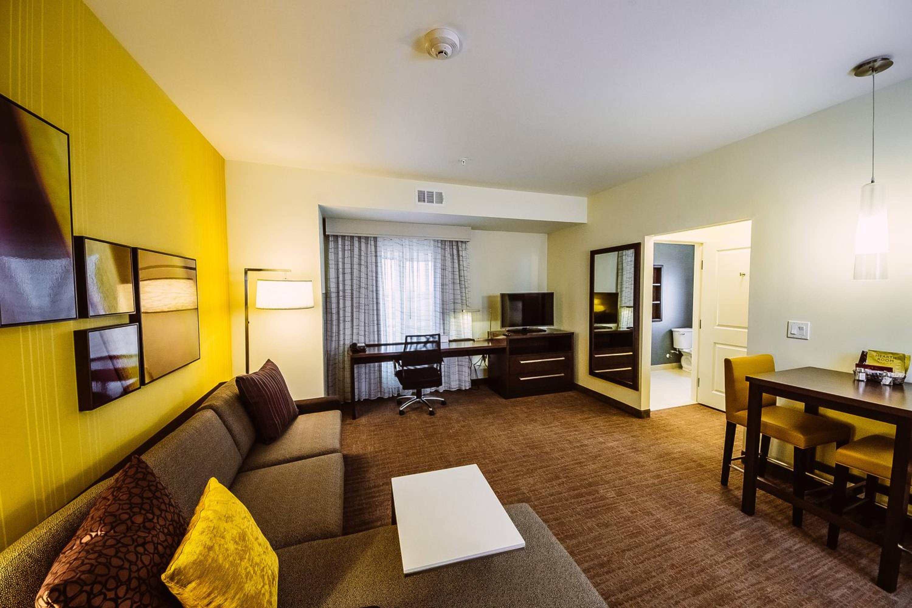 One-Bedroom King Suite with Sofa Bed and Adapted Tub - Mobility Accessible photo 1