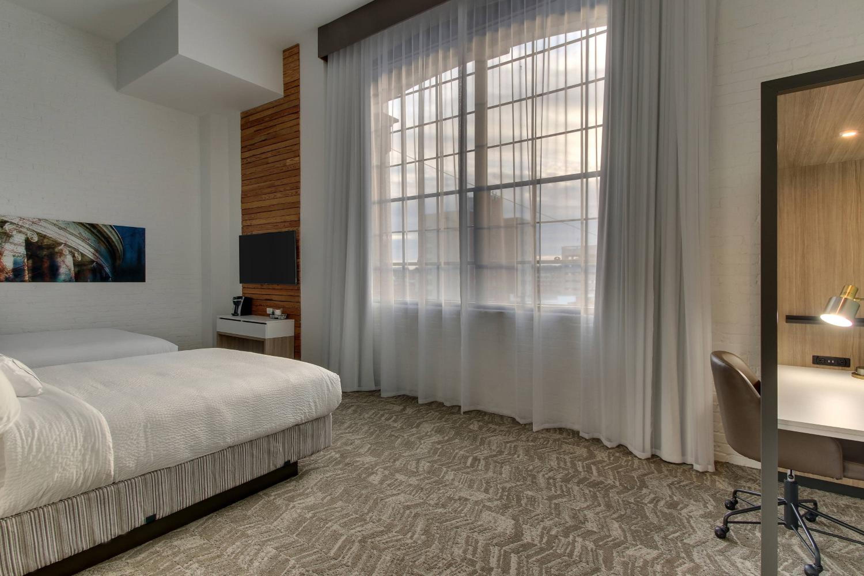 Two-Bedroom Queen Suite - Photo 1