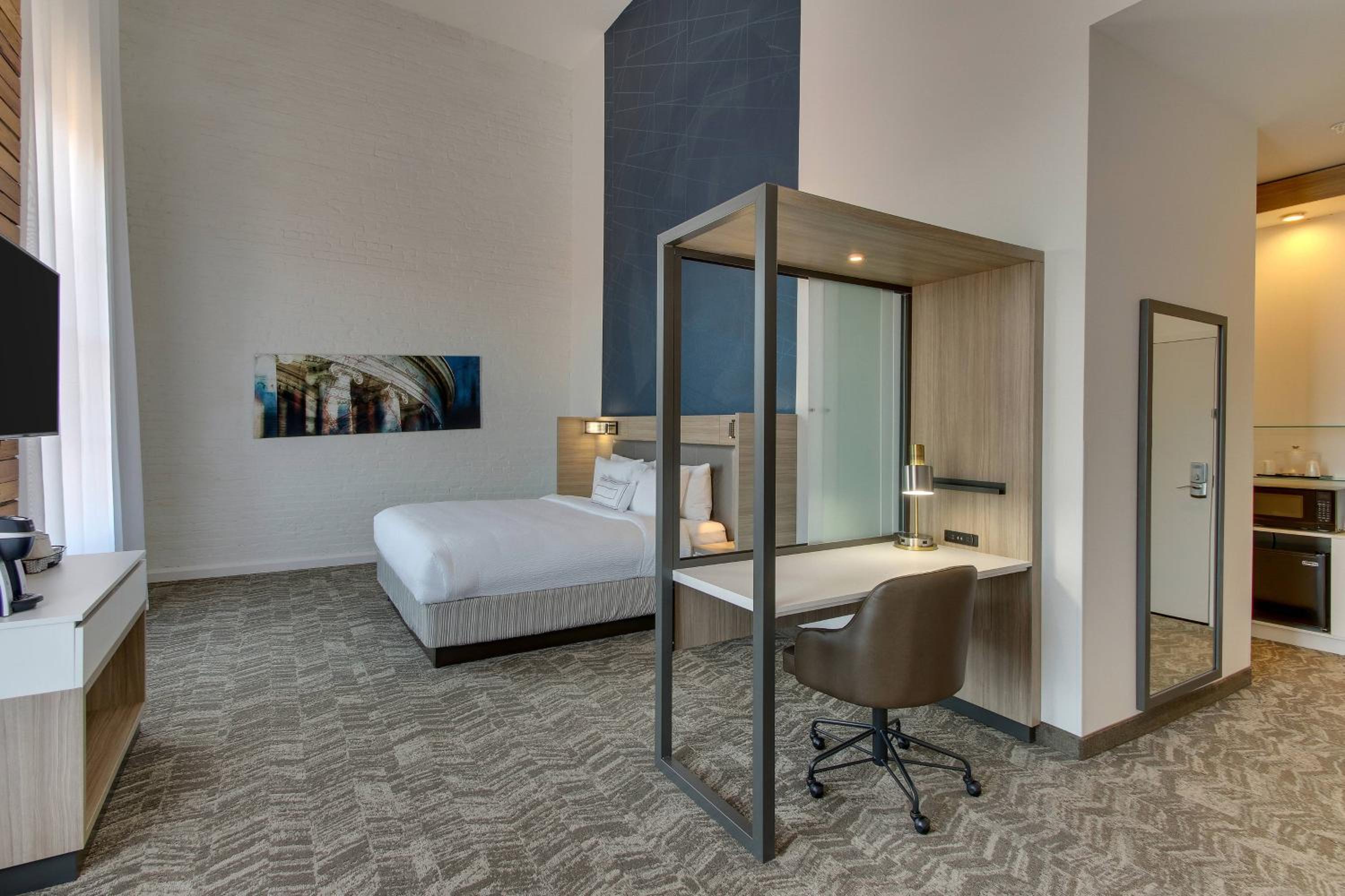 Guest King Room with City View