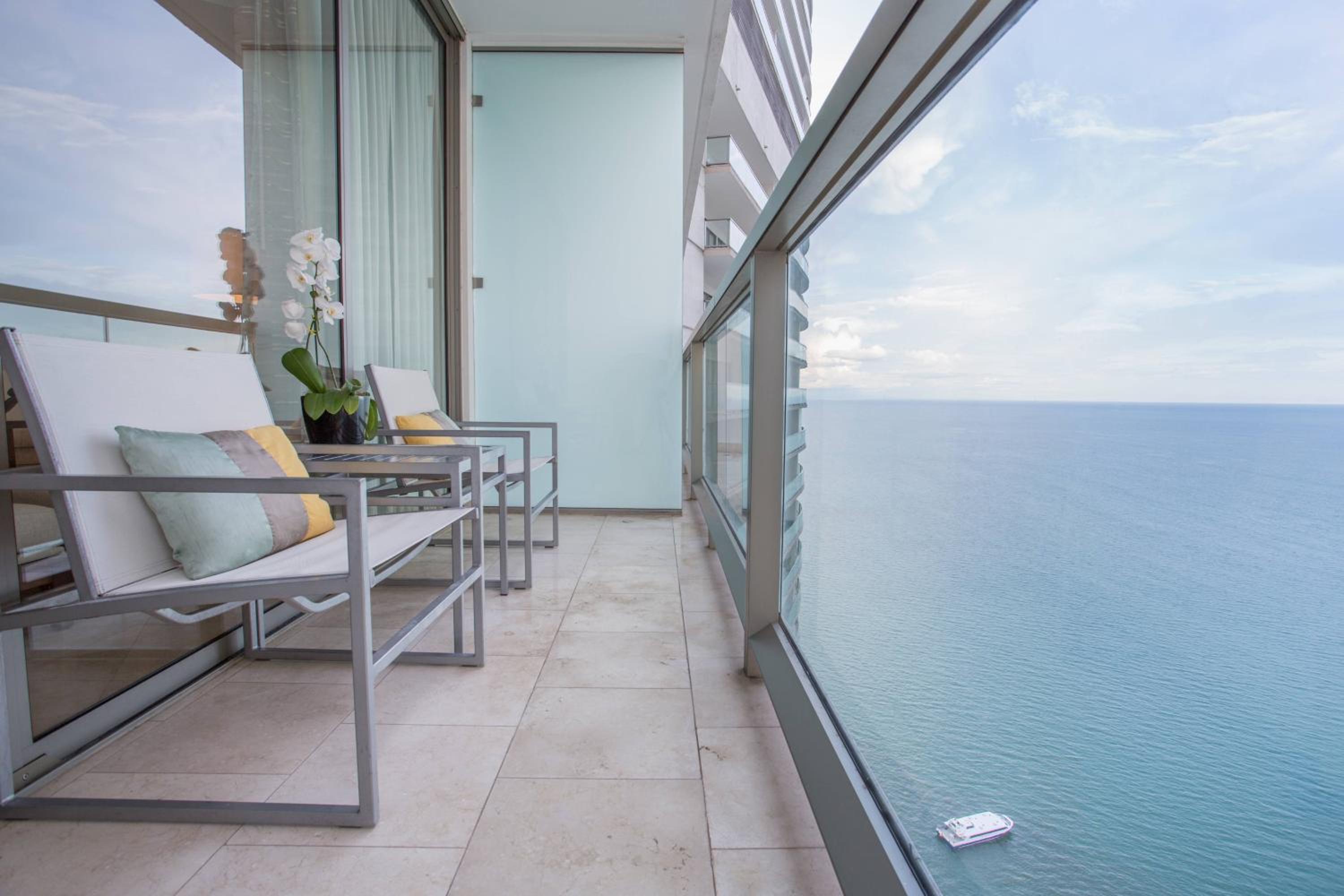 Concierge level, Guest room, 2 Double, Partial ocean view - Photo 2