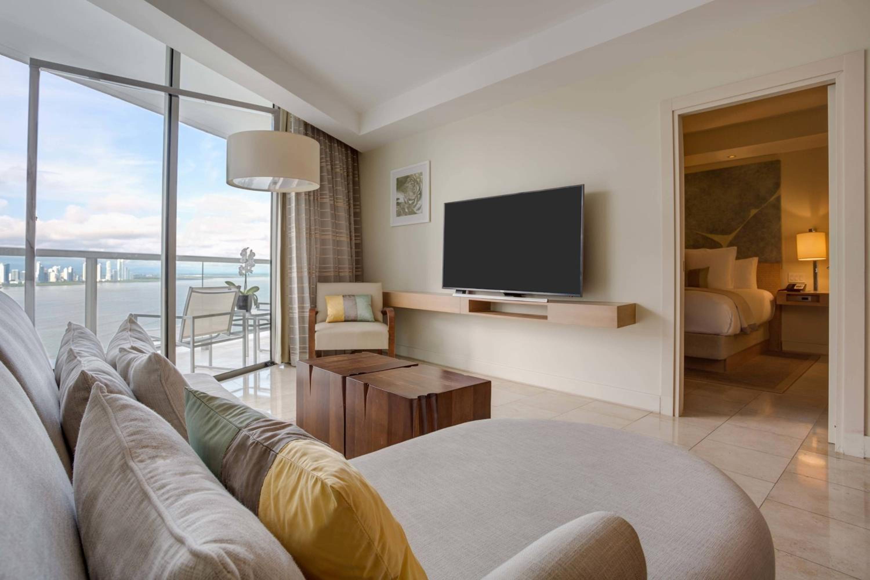 Grand, Suite, 1 King, Partial ocean view, Balcony - Photo 4