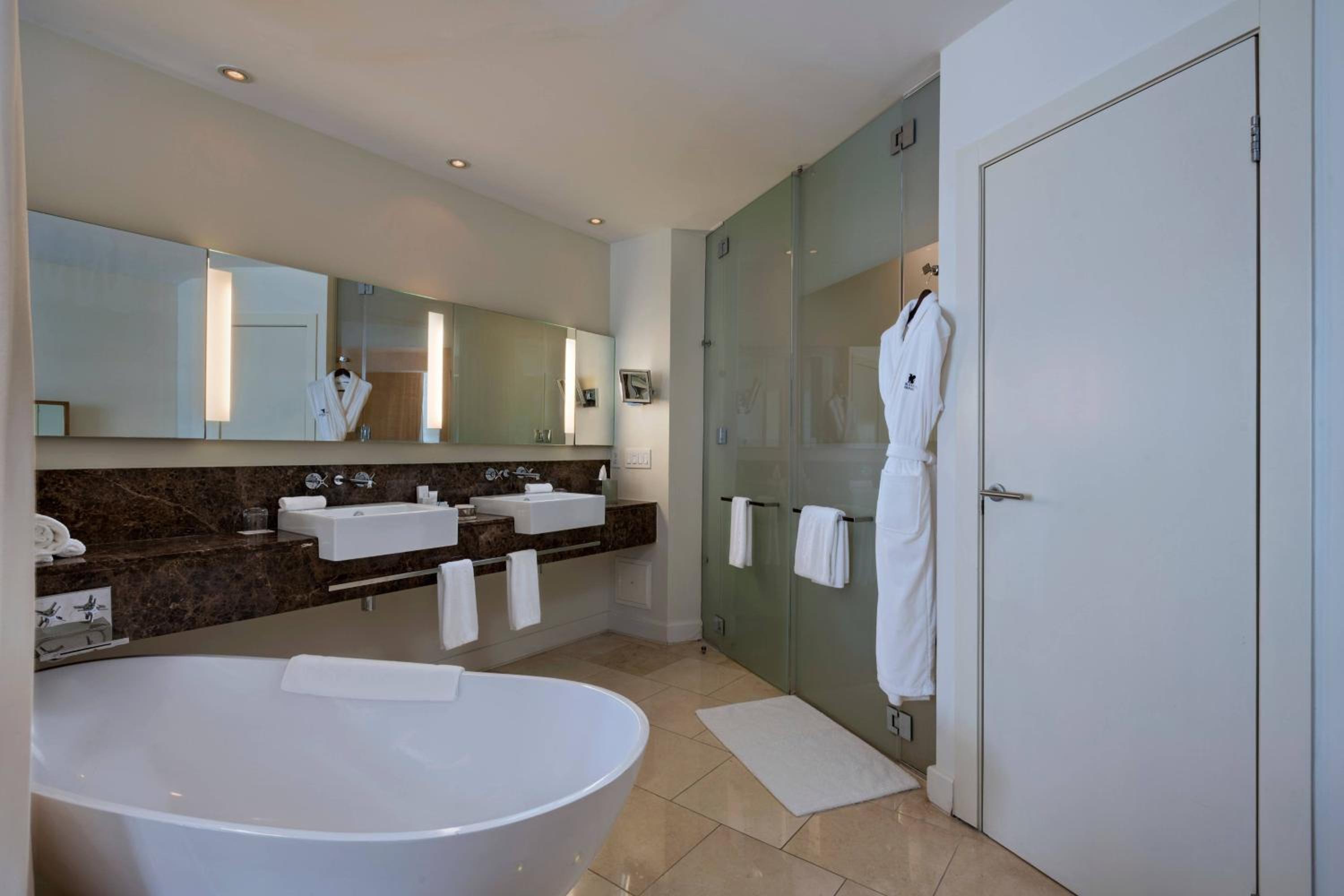 Grand, Suite, 2 Double, Partial ocean view, Balcony - Photo 5
