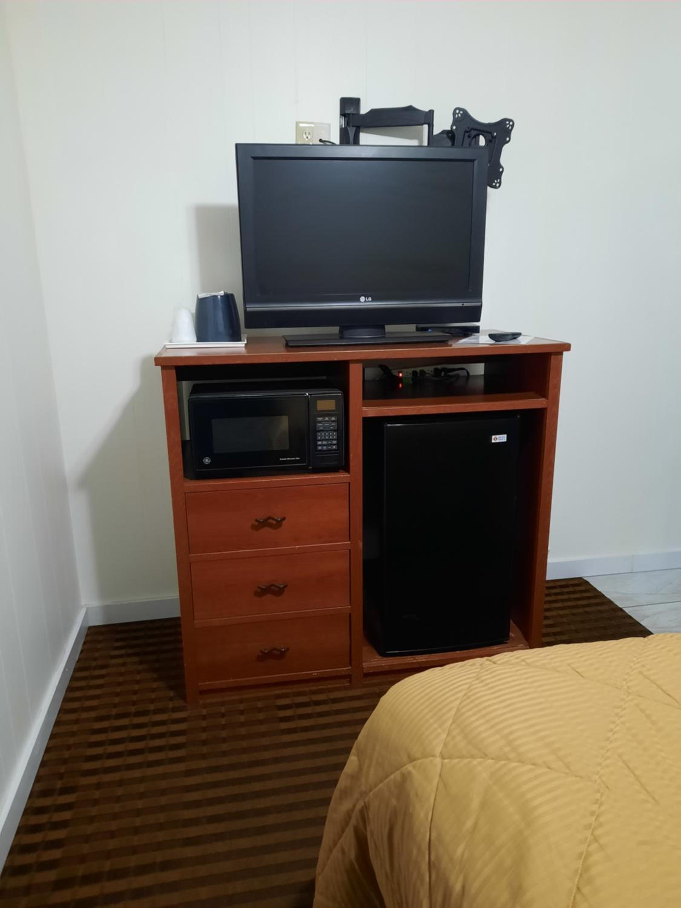 Queen Room photo 2