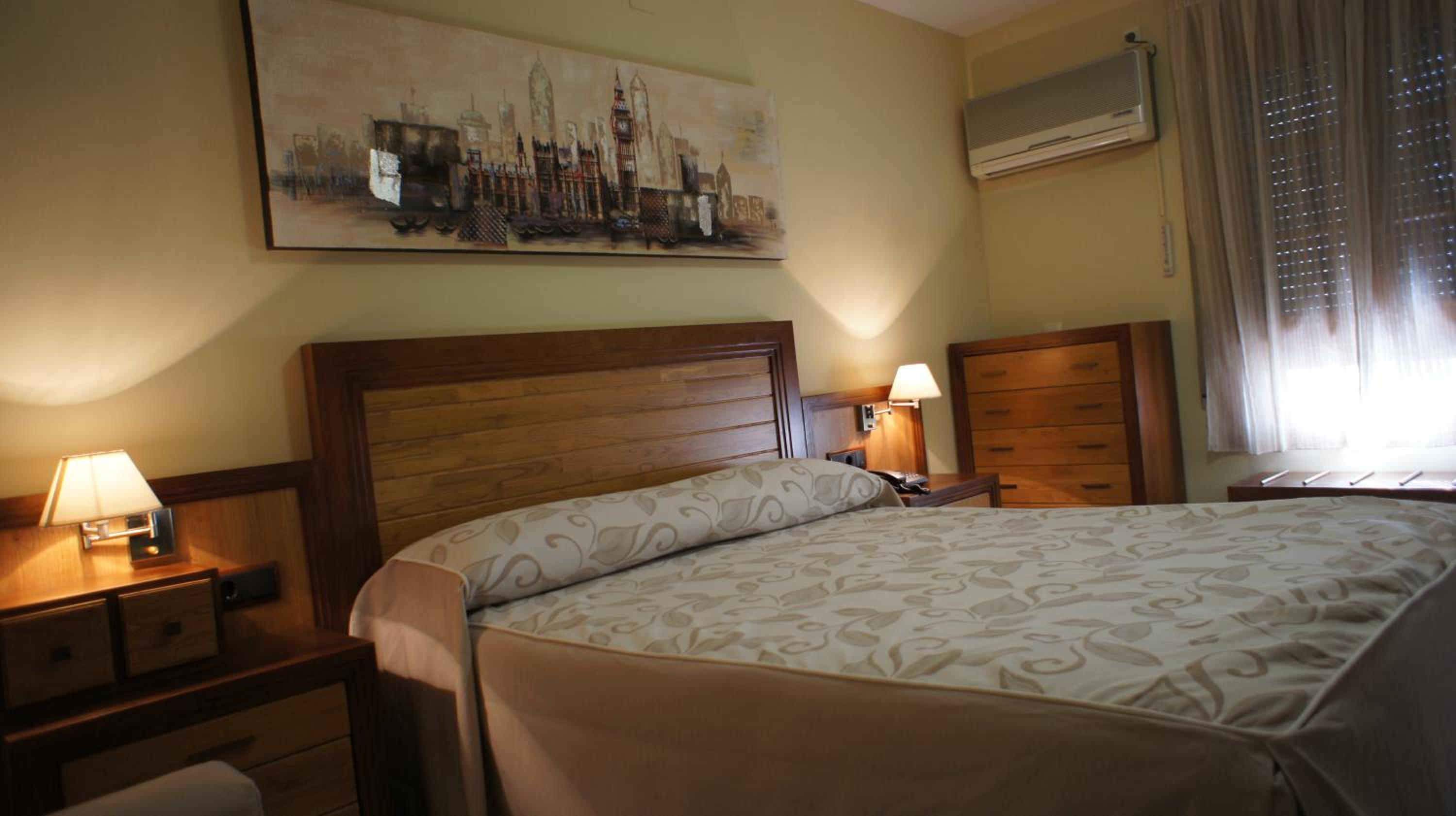 Double or Twin Room - Photo 2