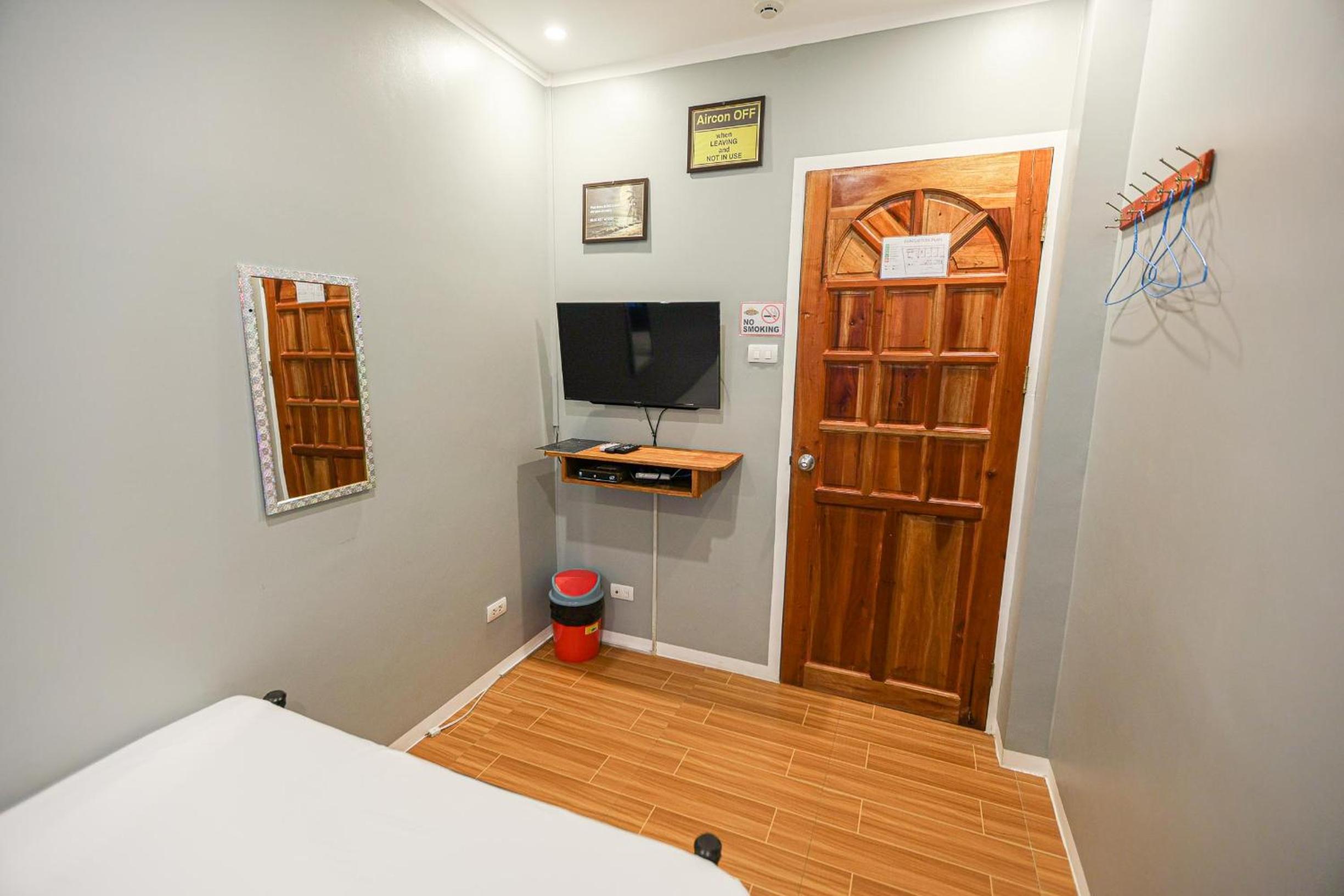 Deluxe Studio - Photo 10